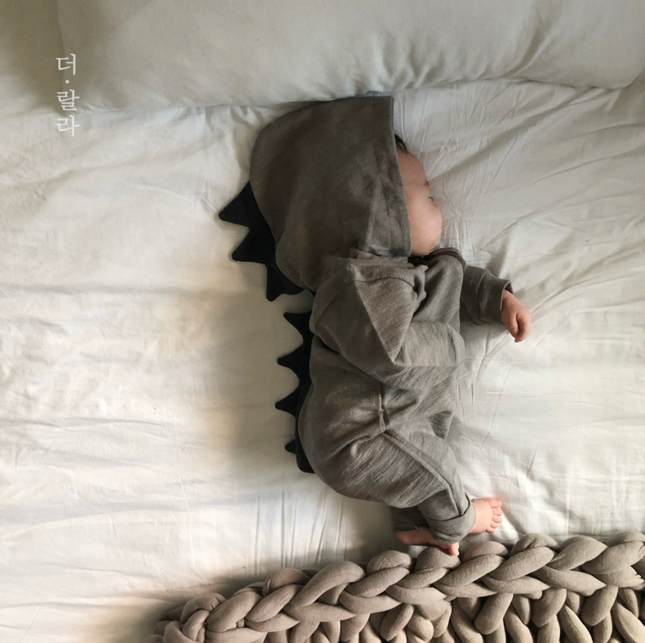 🌸預訂 韓國直送🌸🇰🇷THELALA兩色恐龍造型連帽拉鍊長袖連身服