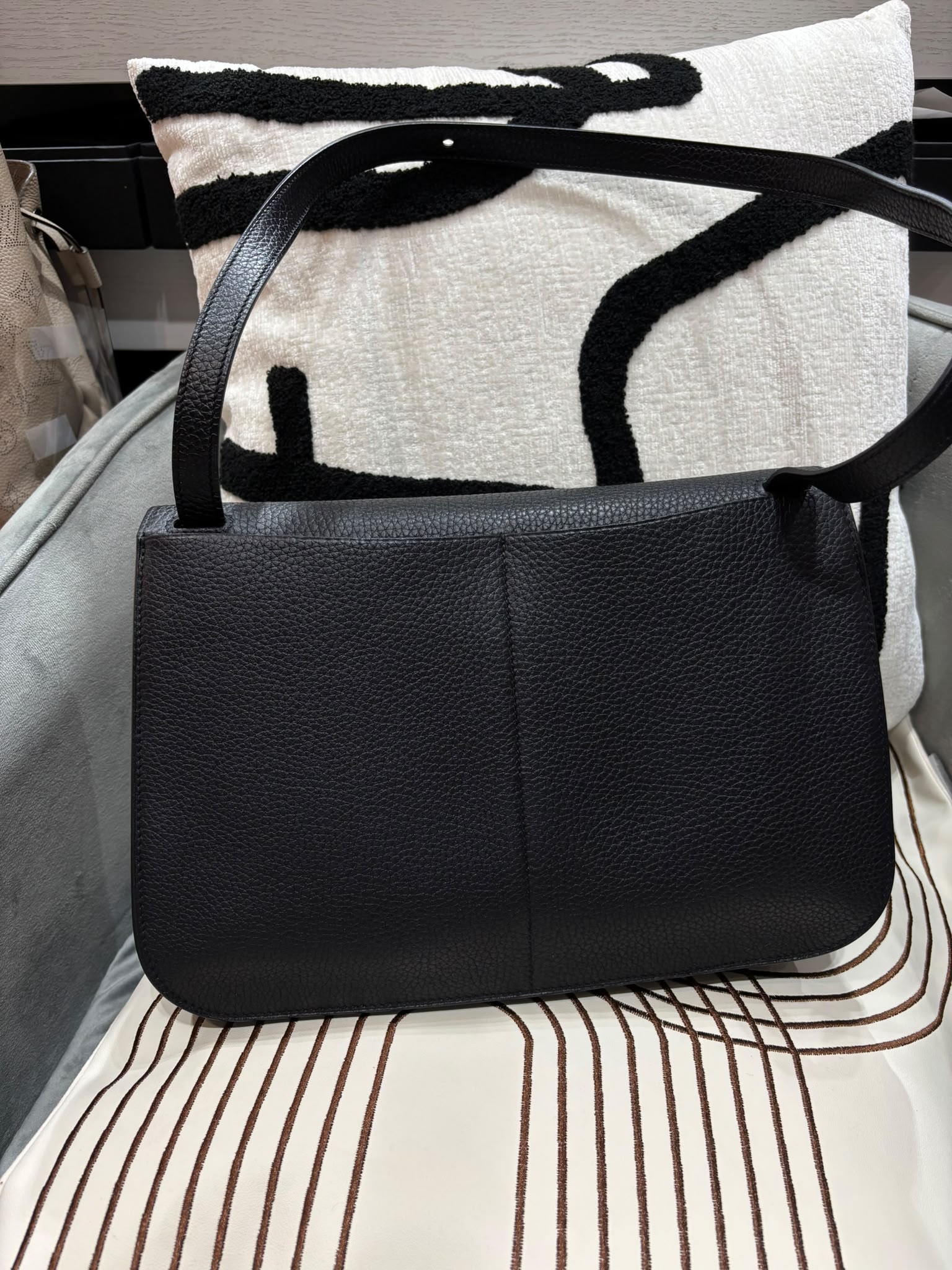 Hermes Halzan 31,STAMP A 黑銀 100%Authentic,98%new ✅專門店收據 ✅Dust bag 