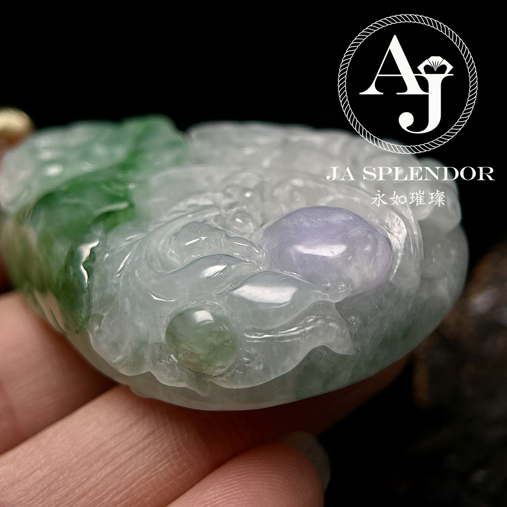 JN-3366 天然翡翠A玉 大師級鏤空精雕俏色春彩雙魚福壽映荷吊墜