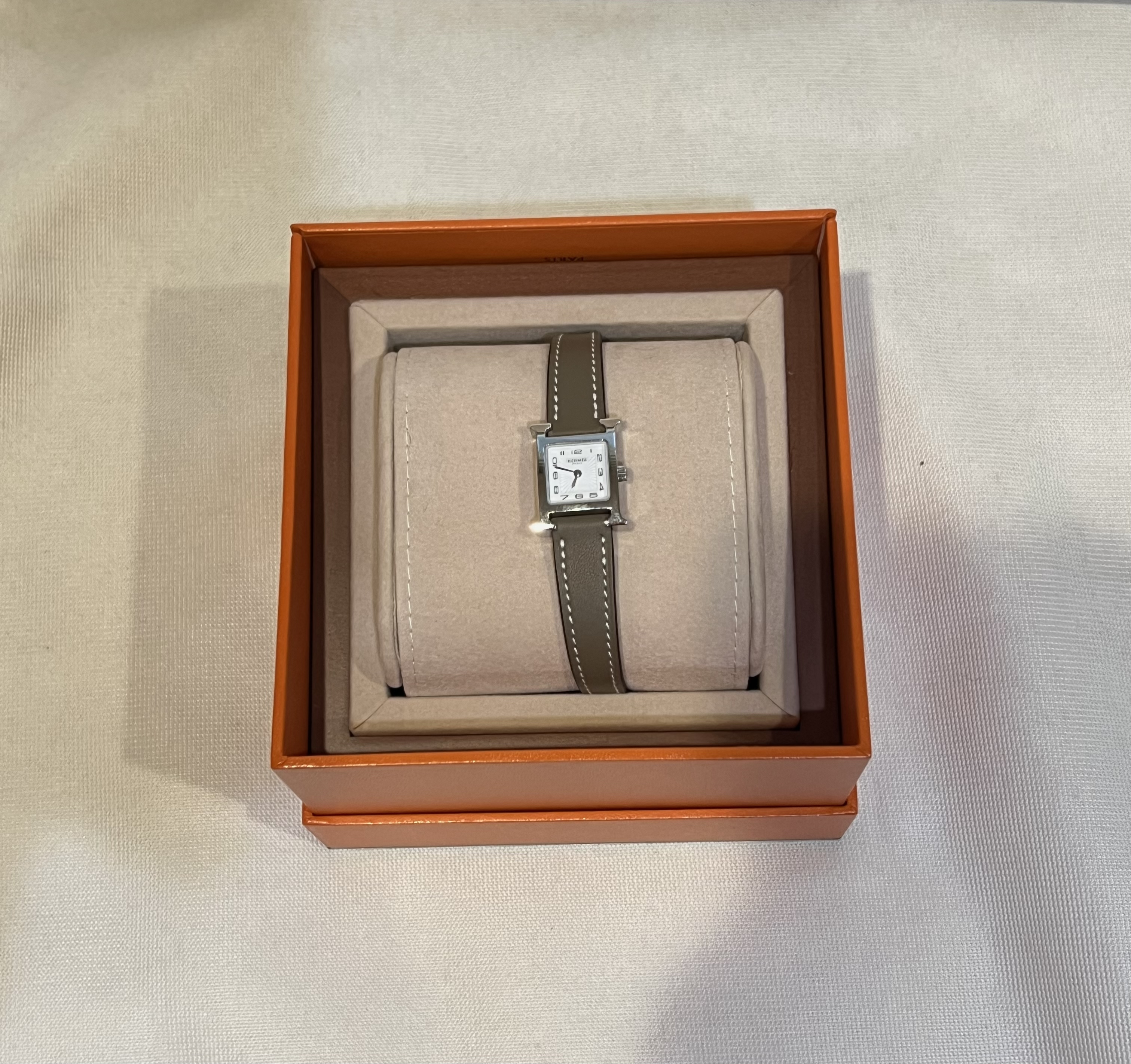 Pre-Owned Hermès Heure H Stamp U / Product Code: 26041115