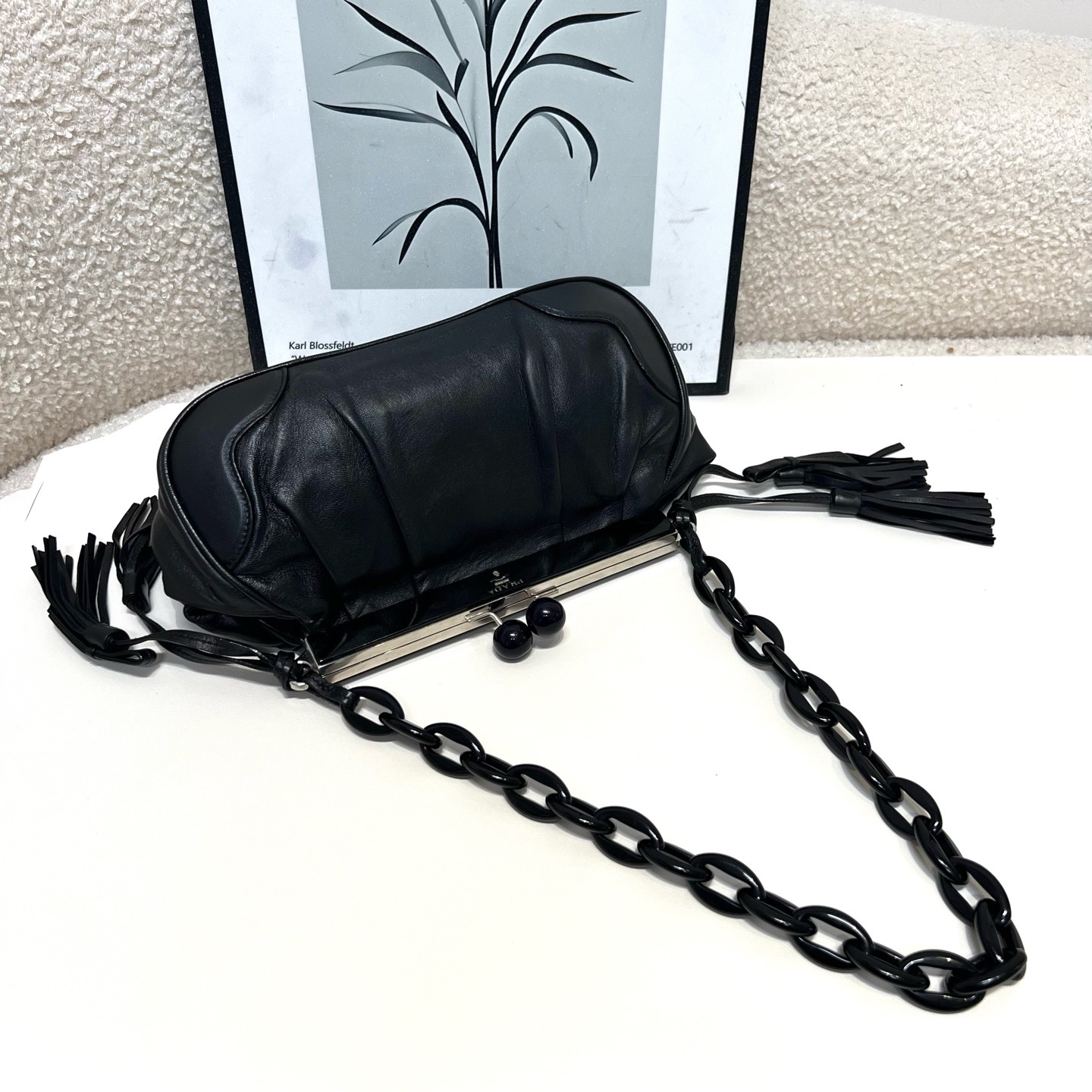【預訂貨品】Prada 黑色腋下包