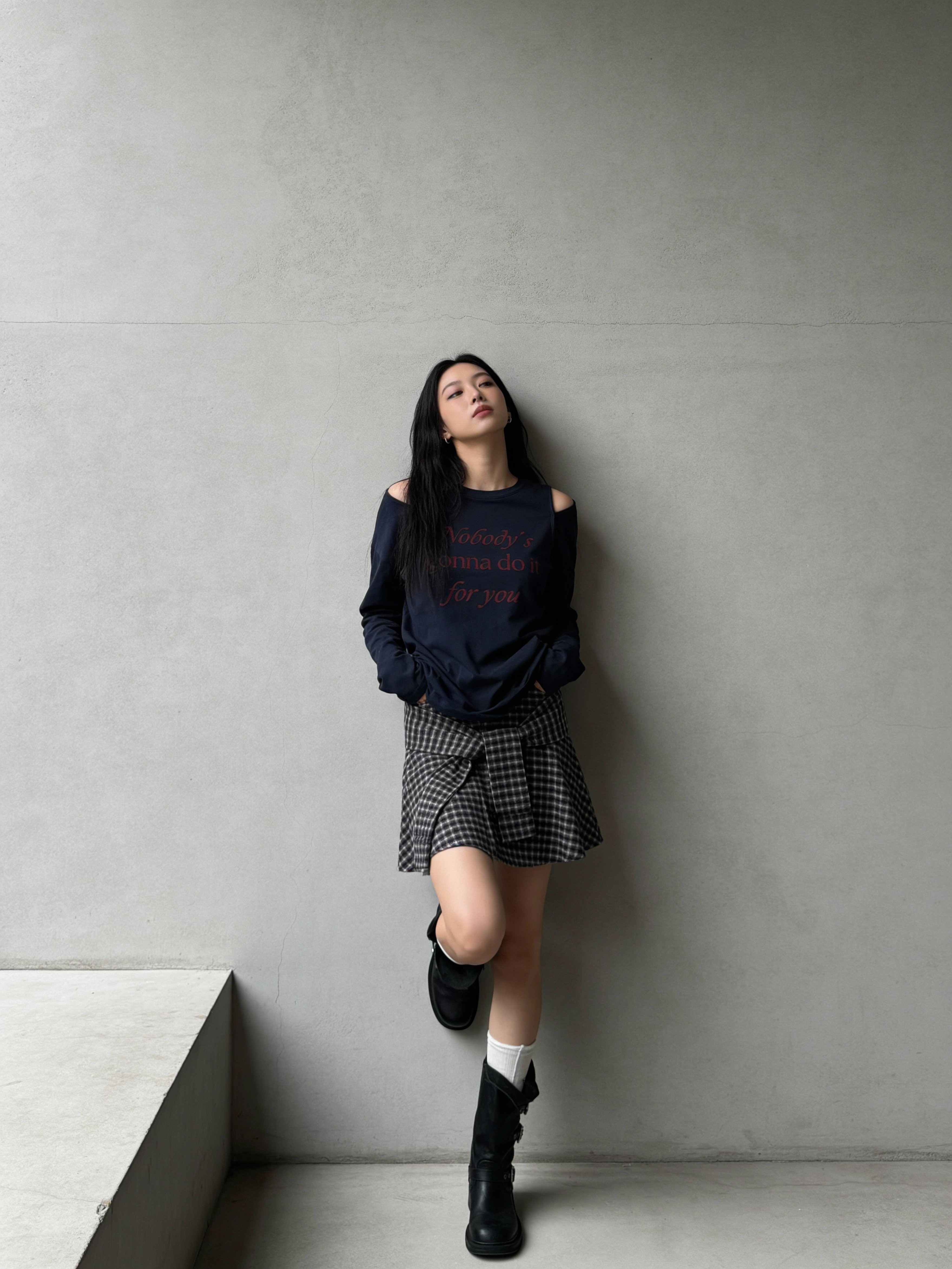 文字開衩長袖上衣＋格紋蝴蝶結百褶短裙褲套裝