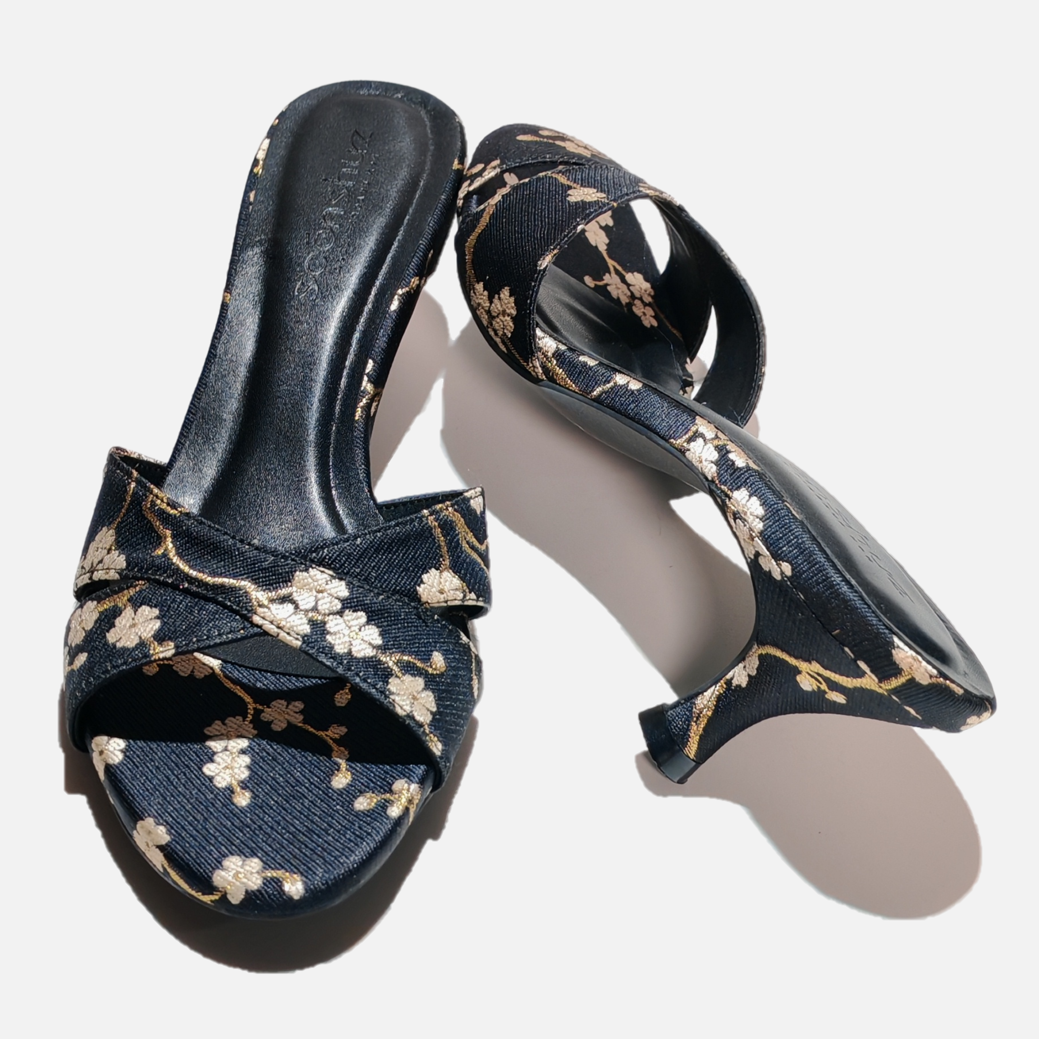 REYNA 50 BLACK BROCADE