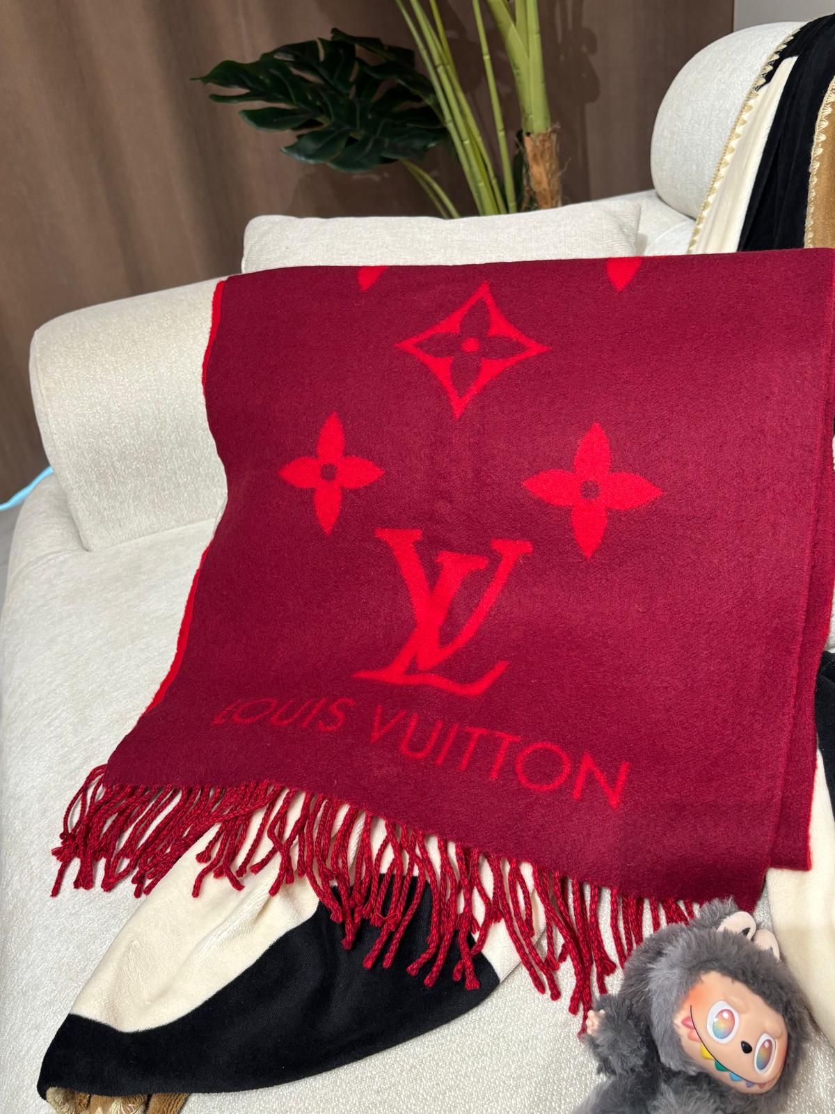 未使用品 Lv Reykjavik Scarf M78125 100% cashmere100%Authentic, Unused ✅Box