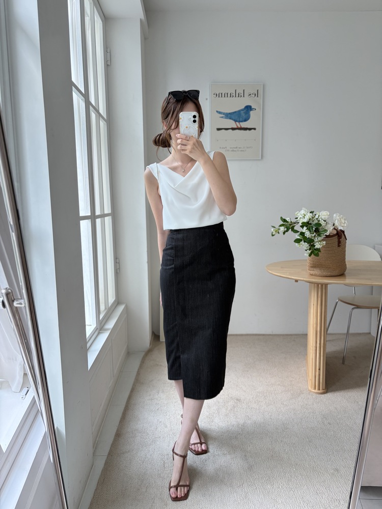 Front Slit Pencil Skirt (Black)