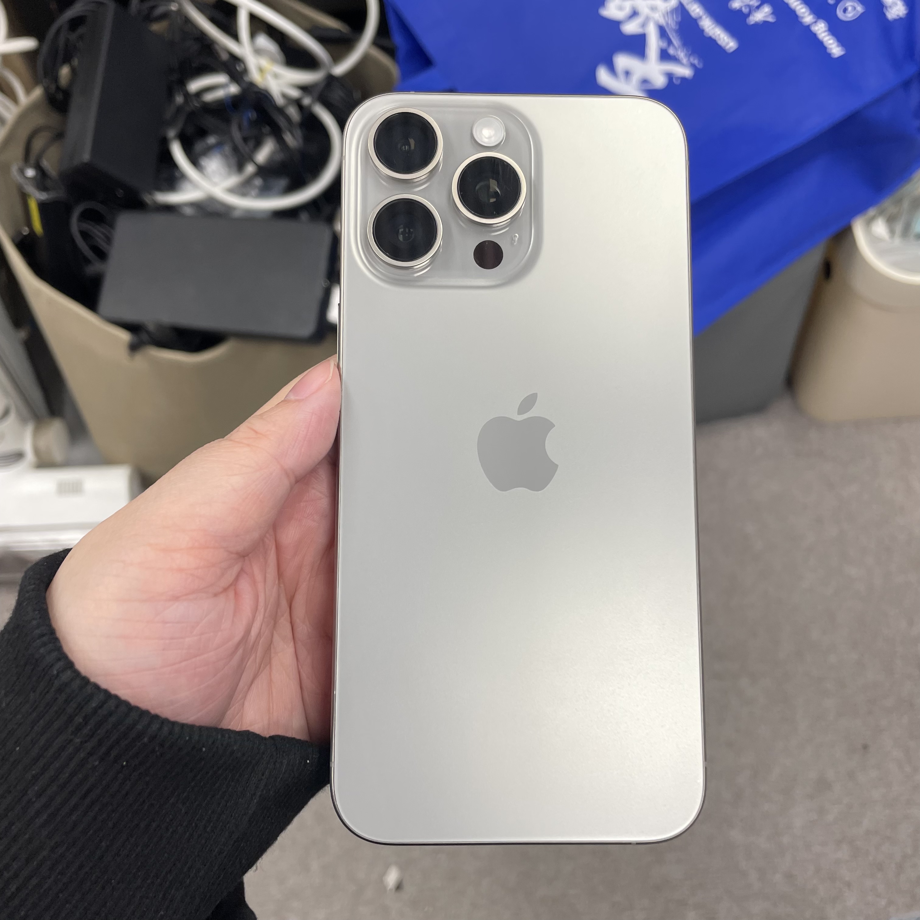 *5946 15 Promax 勁靚機 256GB 電85 原色 gray