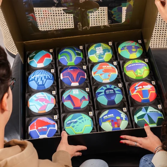 🏆 [2026世界盃限定] FIFA 官方授權主辦城市紀念足球套裝 (16入禮盒裝) - 加拿大直送