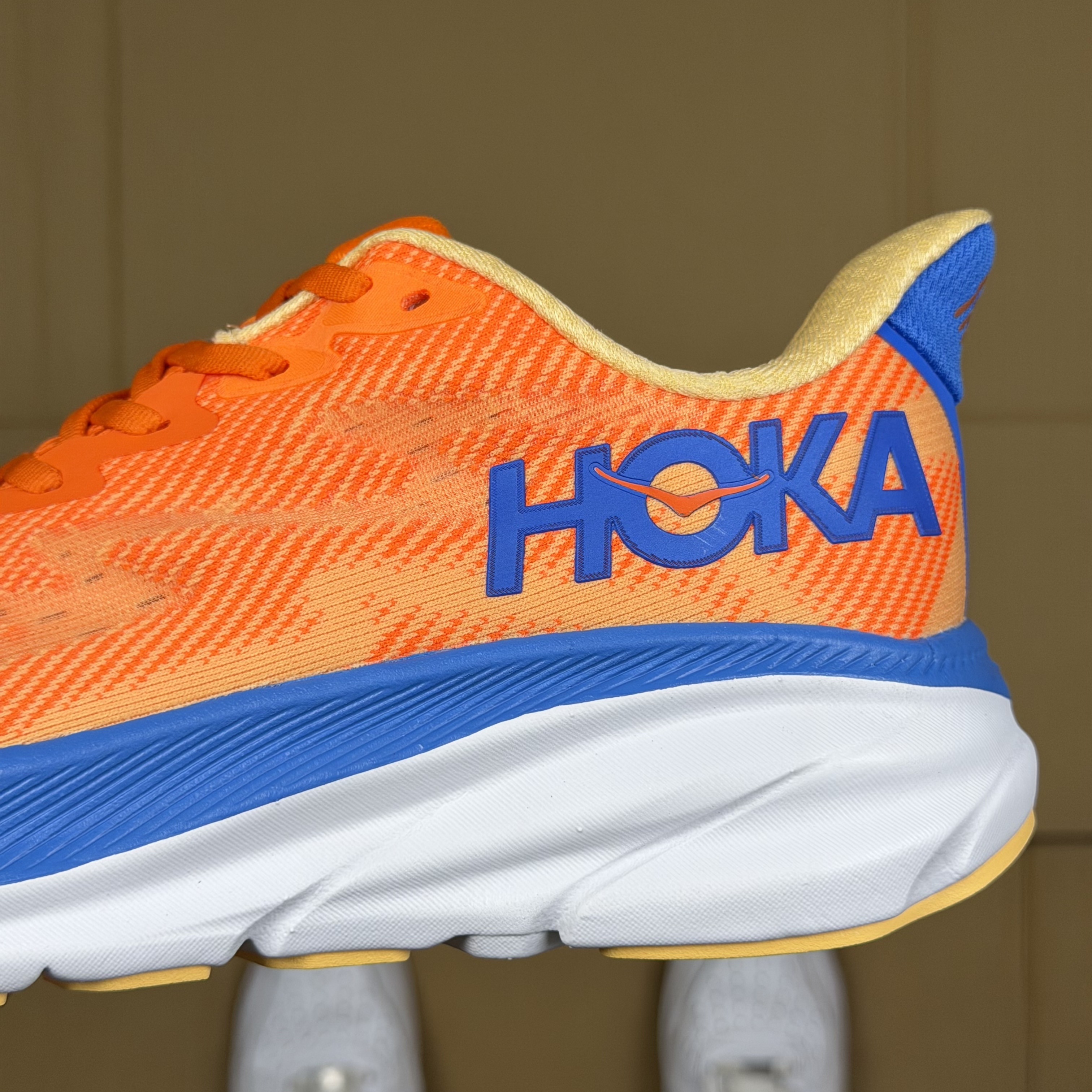 Hoka Clifton 9