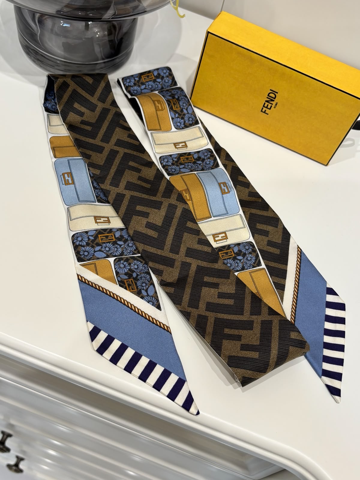 FENDI TWILLY SCARF 118x5cm silk 100%Authentic, 未使用品✅box