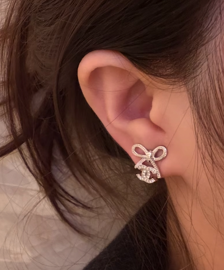 預訂❣️Chanel 蝴蝶結CC水鑽耳環 金色/銀色都有