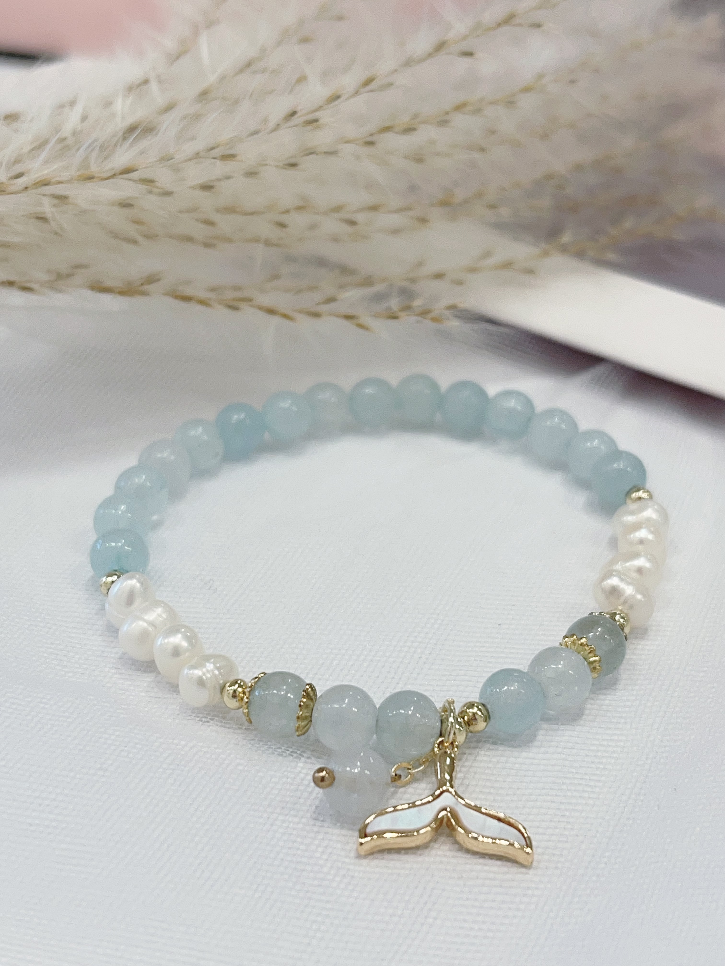 🧜‍♀️ 海蓝宝 × 淡水珍珠手串 Aquamarine & Freshwater Pearl｜6mm 人鱼尾巴设计款