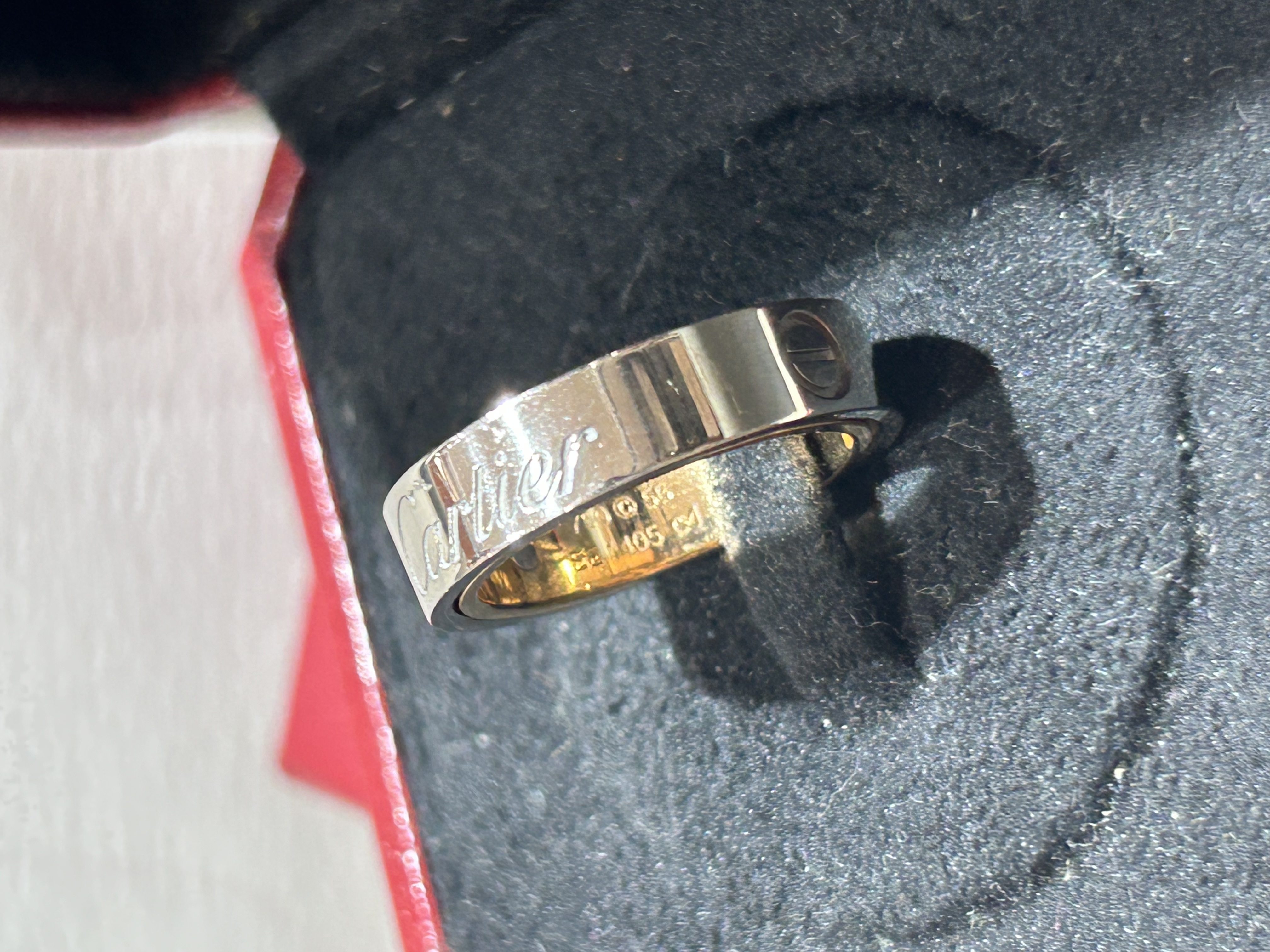 Cartier Love Secret Ring Size: 56 White And Pink 18K 金 100%Authentic, 98%New ✅ 專門店收據✅Box✅頸繩