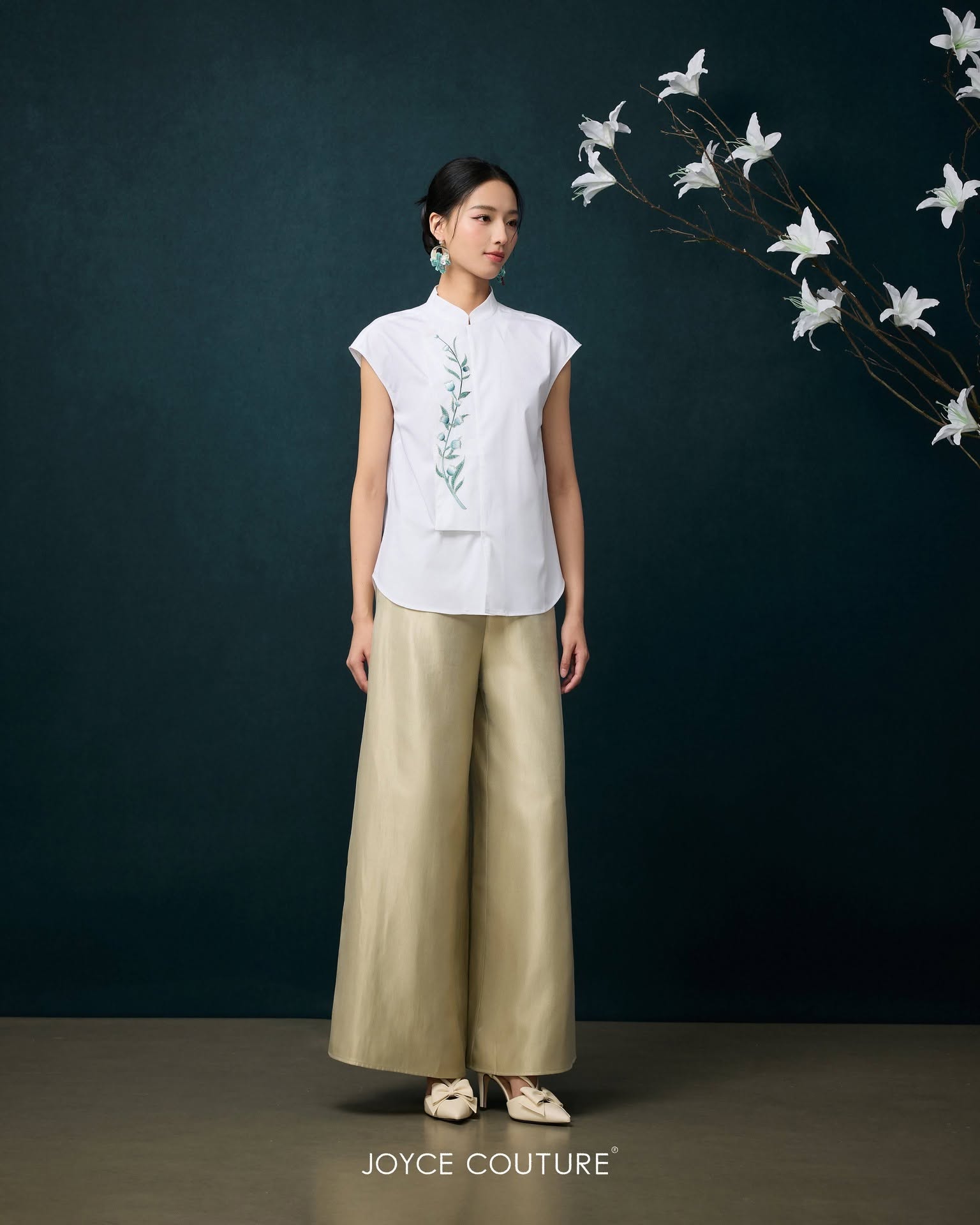 风铃花刺绣立领上衣  T0758