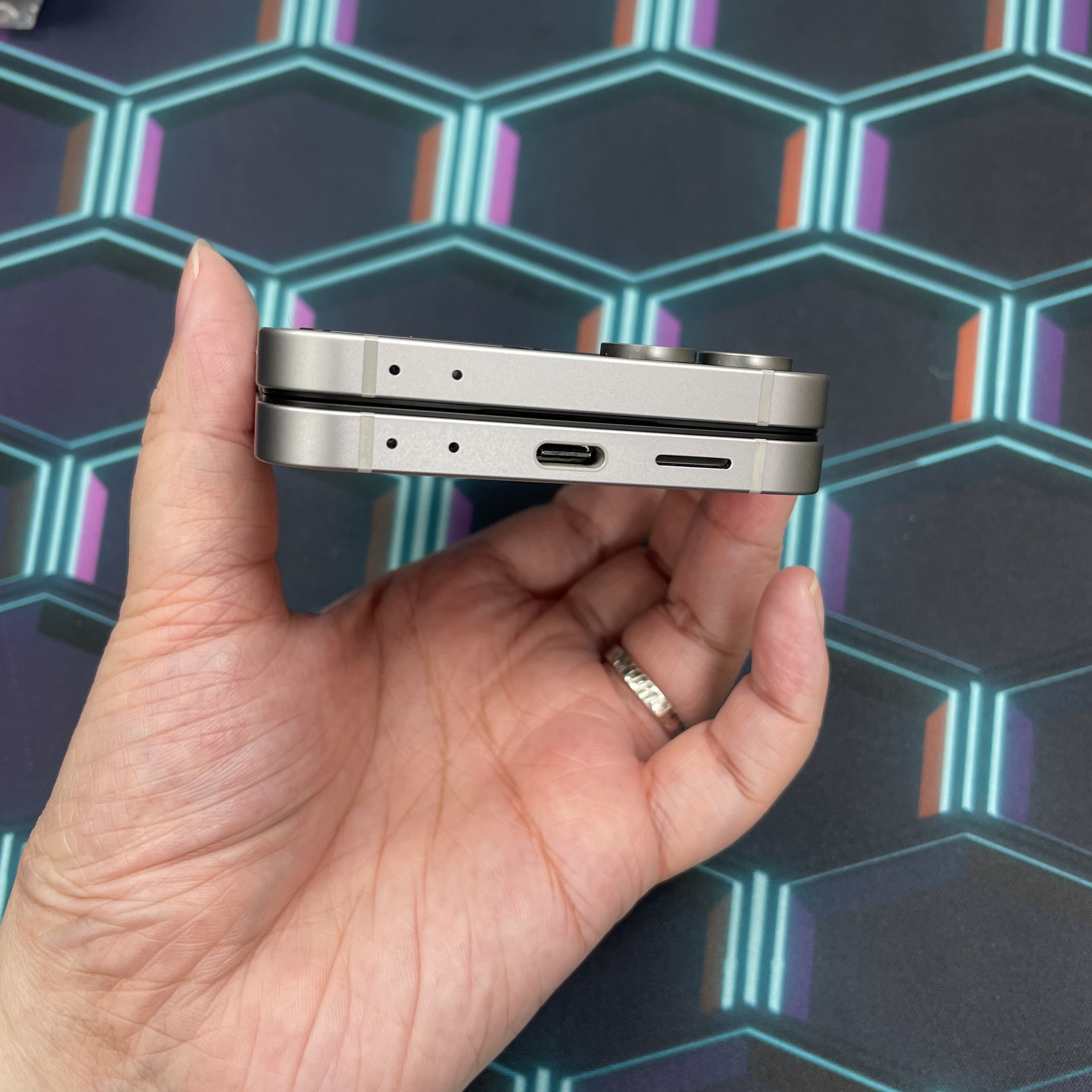 *6031 Galaxy Z Flip 6 美版 全新質素 12+512GB 銀色 sliver