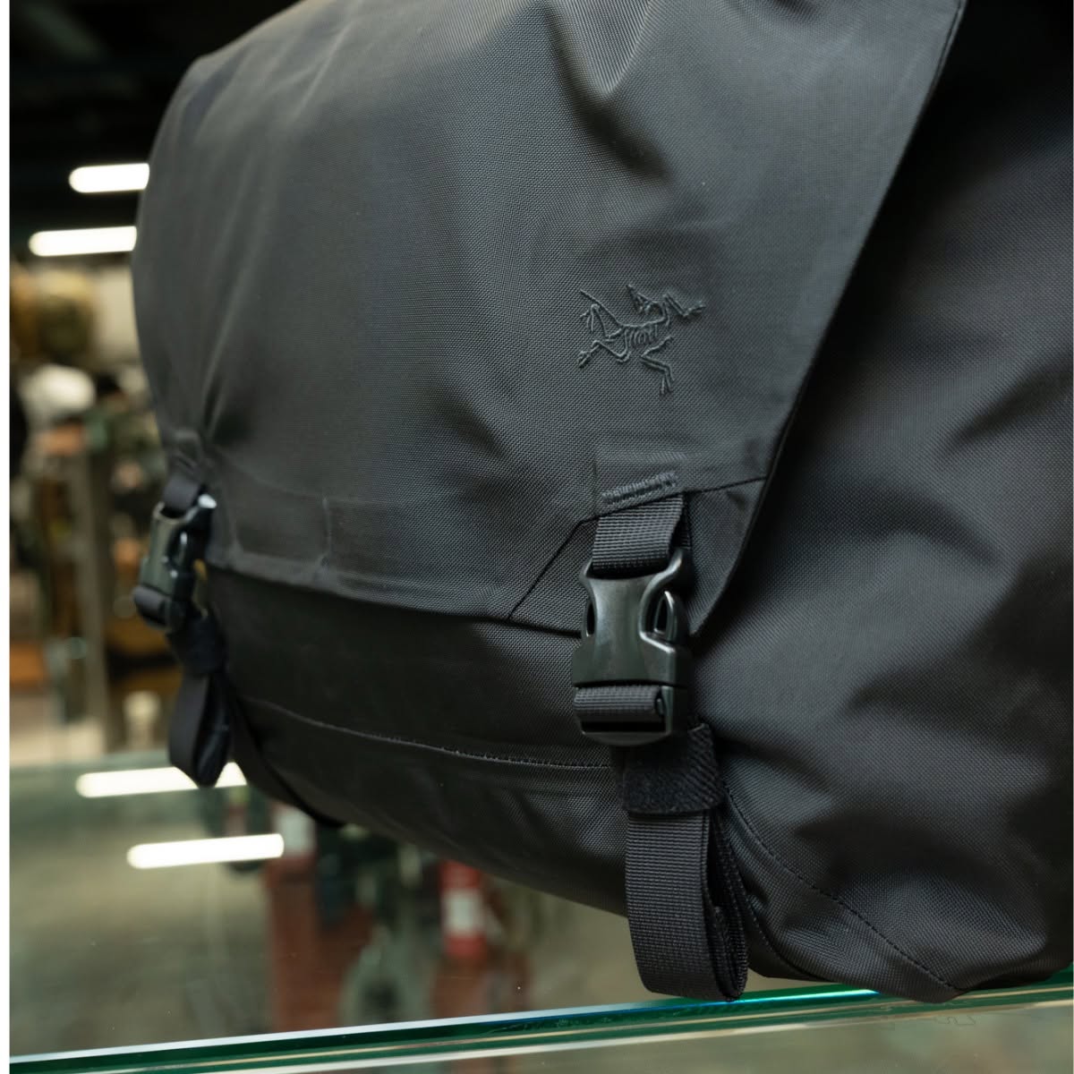 Arc'teryx LEAF Courier Bag 15