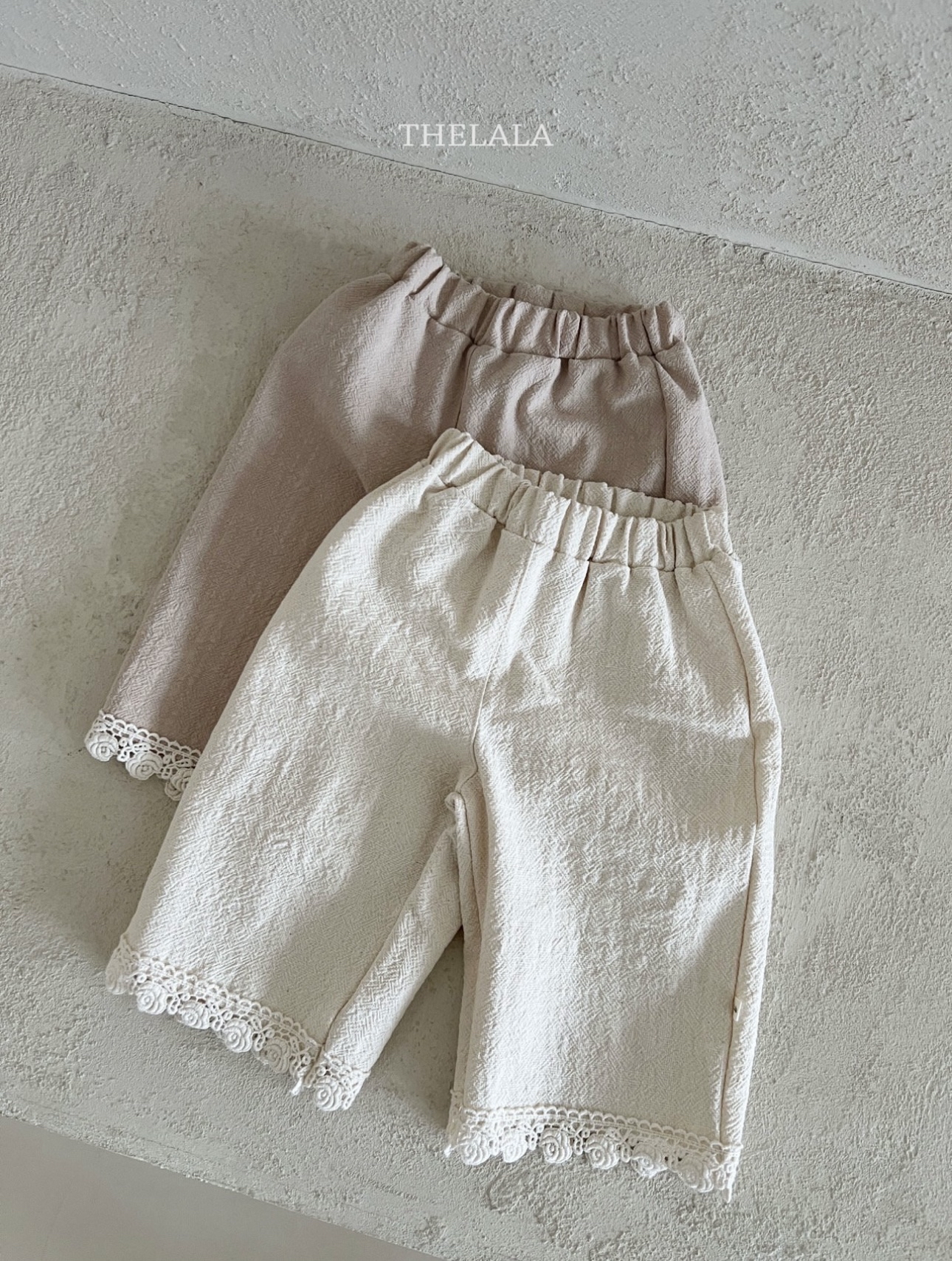 🌸預訂 韓國直送🌸🇰🇷THELALA兩色玫瑰蕾絲花邊闊腳褲