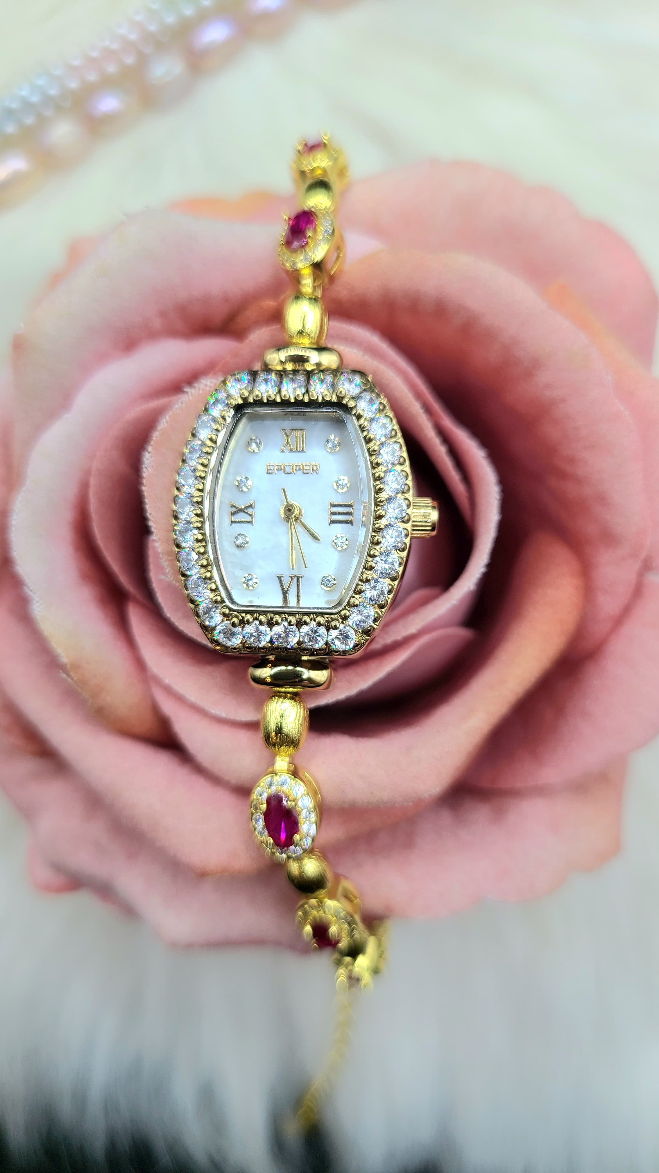 天然紅寶石鋯石貝母面包金石英錶