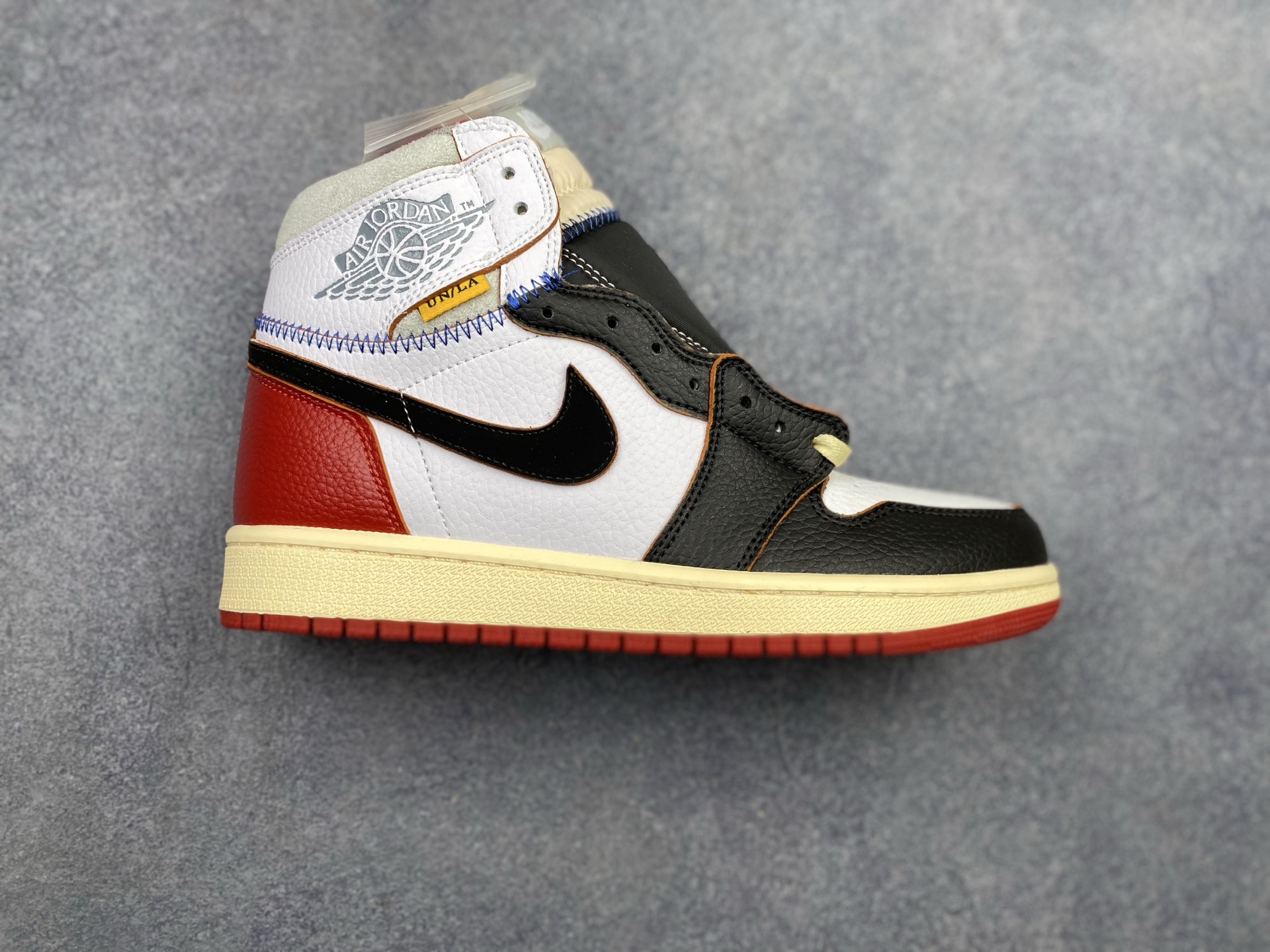 Nike Air Jordan 1 Retro High OG BV1300-106