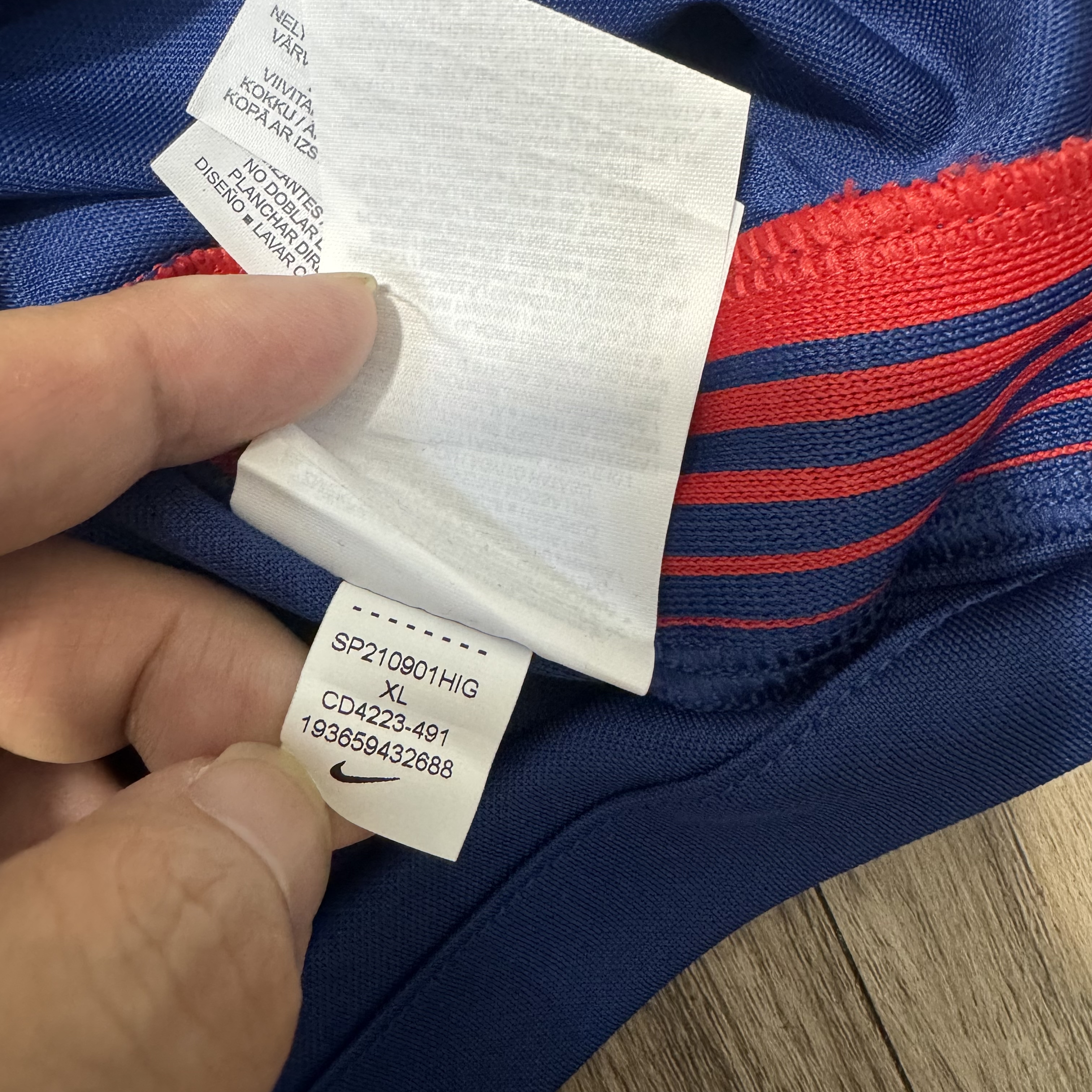 Atletico Madrid 20/21 away shirt  #9 Suarez (Bnwt)