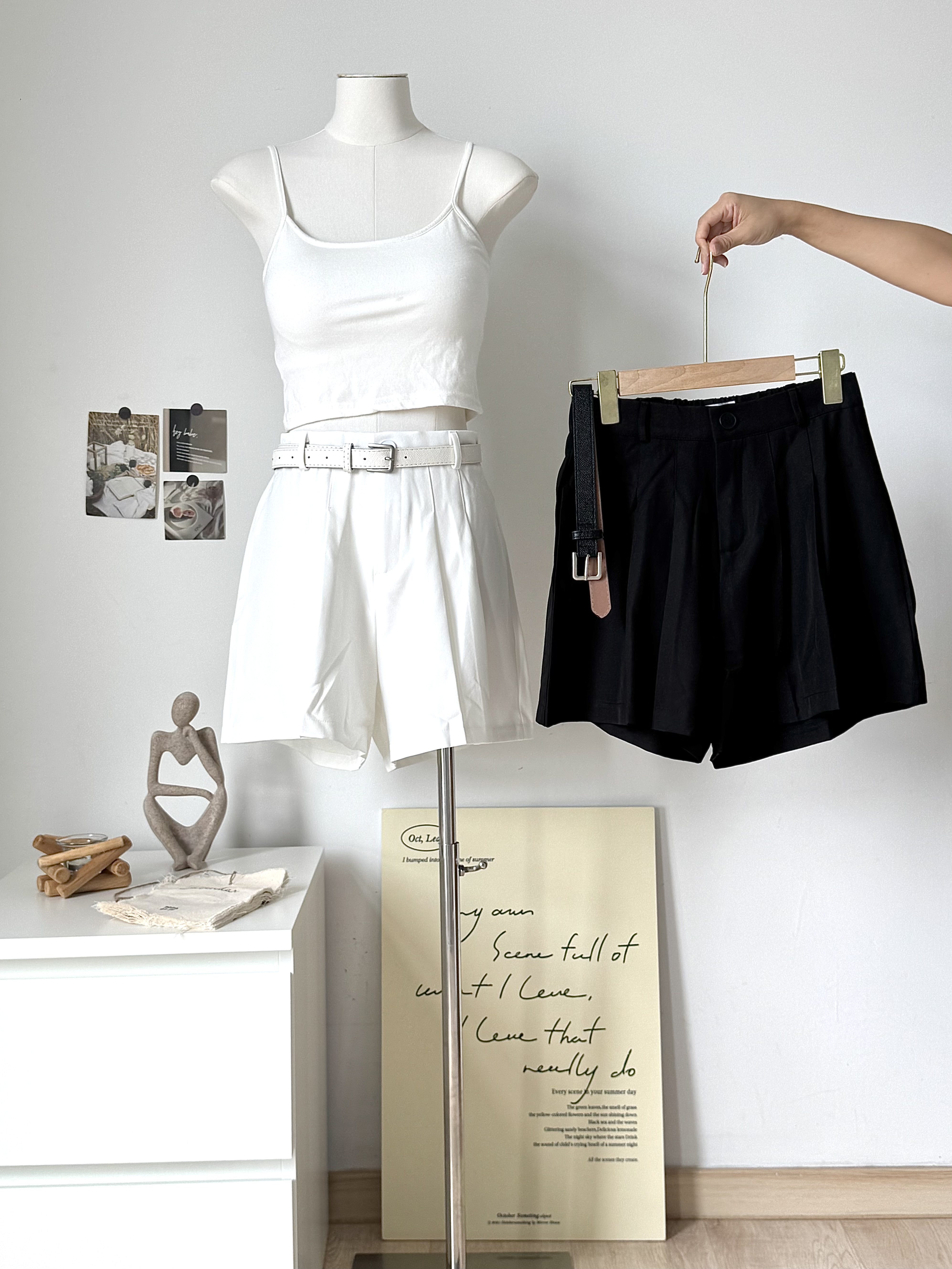 Clara Chic Pleated A-line Shorts 气质压褶高腰A字西装短裤-附送腰带 （ 2 Colours ）