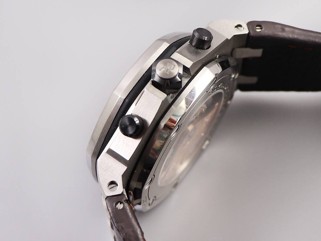 A P2018＂12H计时系列🔥A P26470棕色＂哈瓦那＂42毫米计时码表系列。机芯搭载订制版3126计时机芯！市面最高A P12H版本🔥🔥