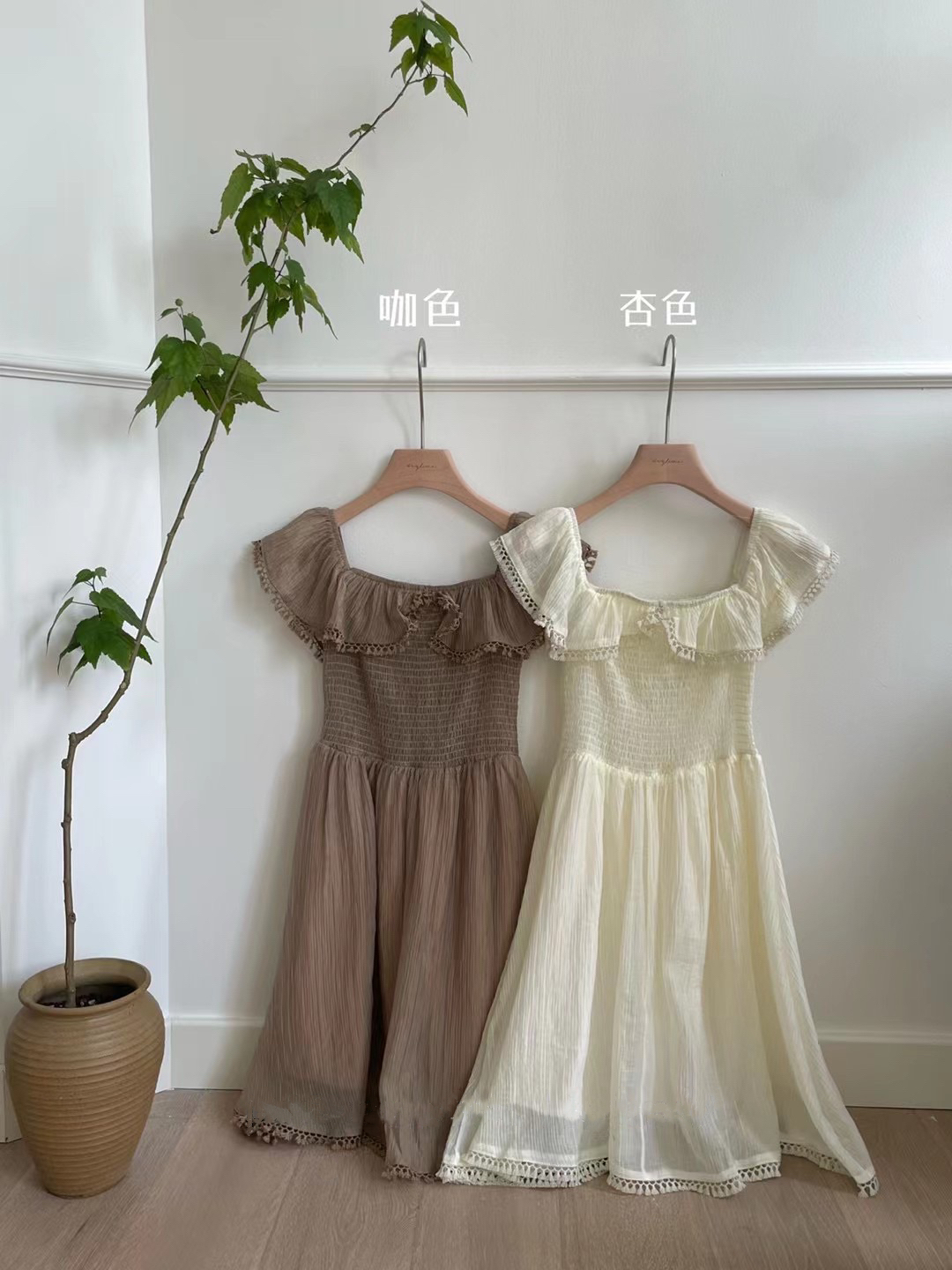 Alice Dress 爱丽丝连身裙🤍🤎上身气质秒🆙🆙🆙 ( 2 colour)