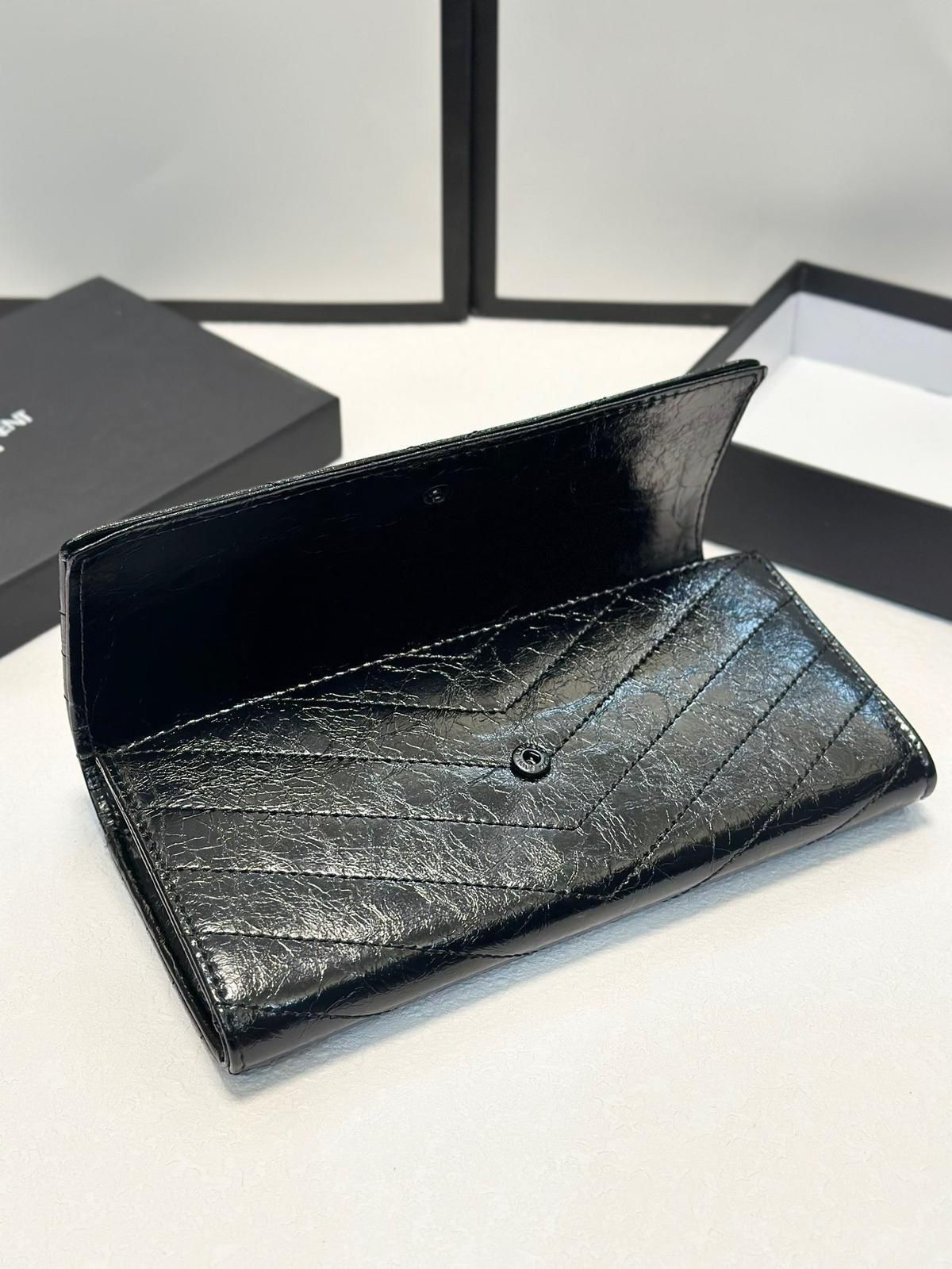 $ 288隻。新款單拉鏈錢Y*SL包登場！進口油蠟小牛皮+V形菱格紋，19×10cm