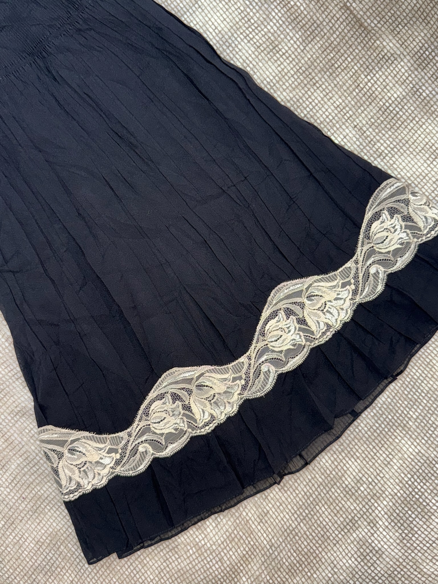 Gothic Romantic Smocked Rose Lace Skirt 
