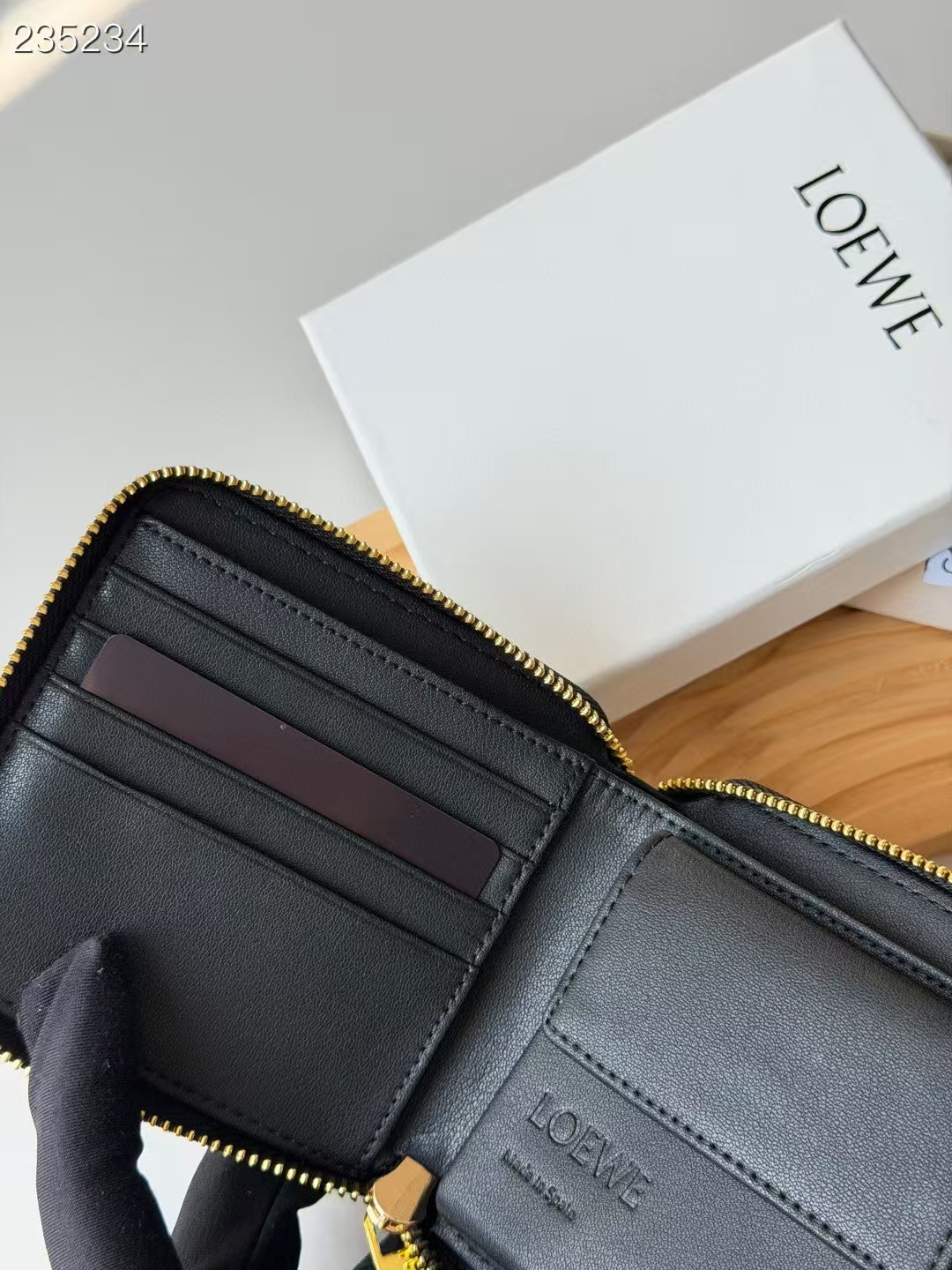 loewe 短款拉鍊錢包 