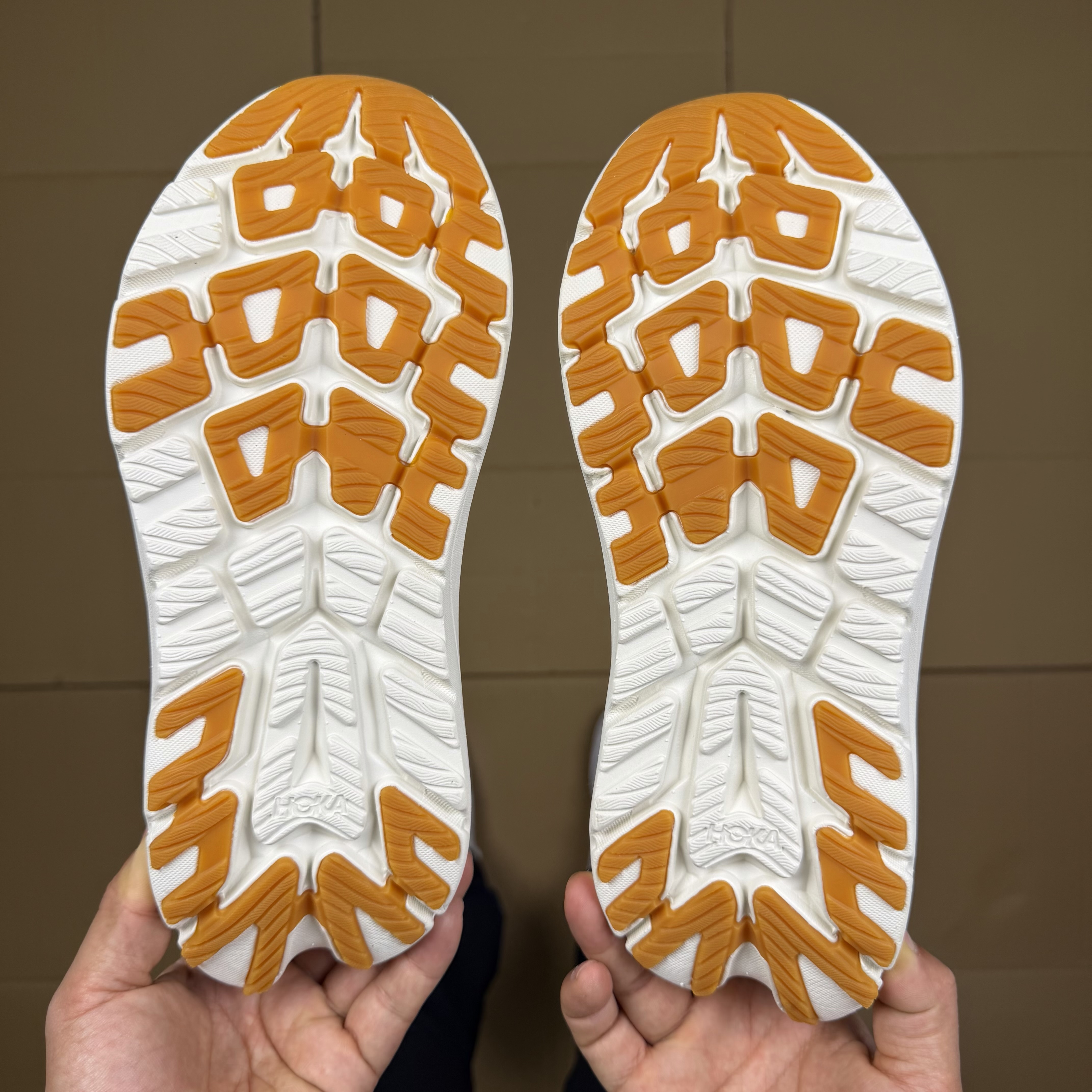 Hoka One One Kawaha 2