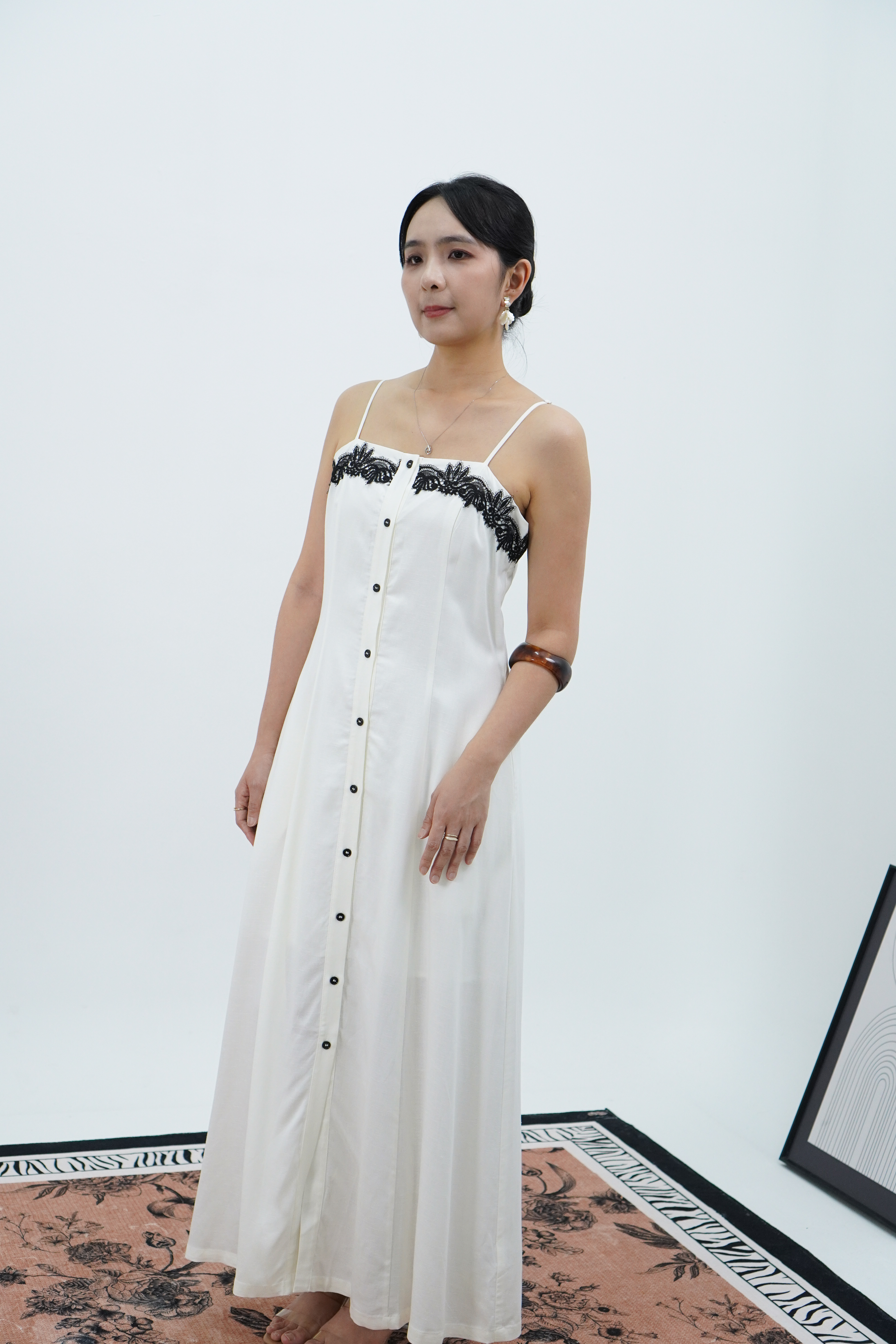 亚麻绣花吊带连衣裙 Linen Strappy Dress