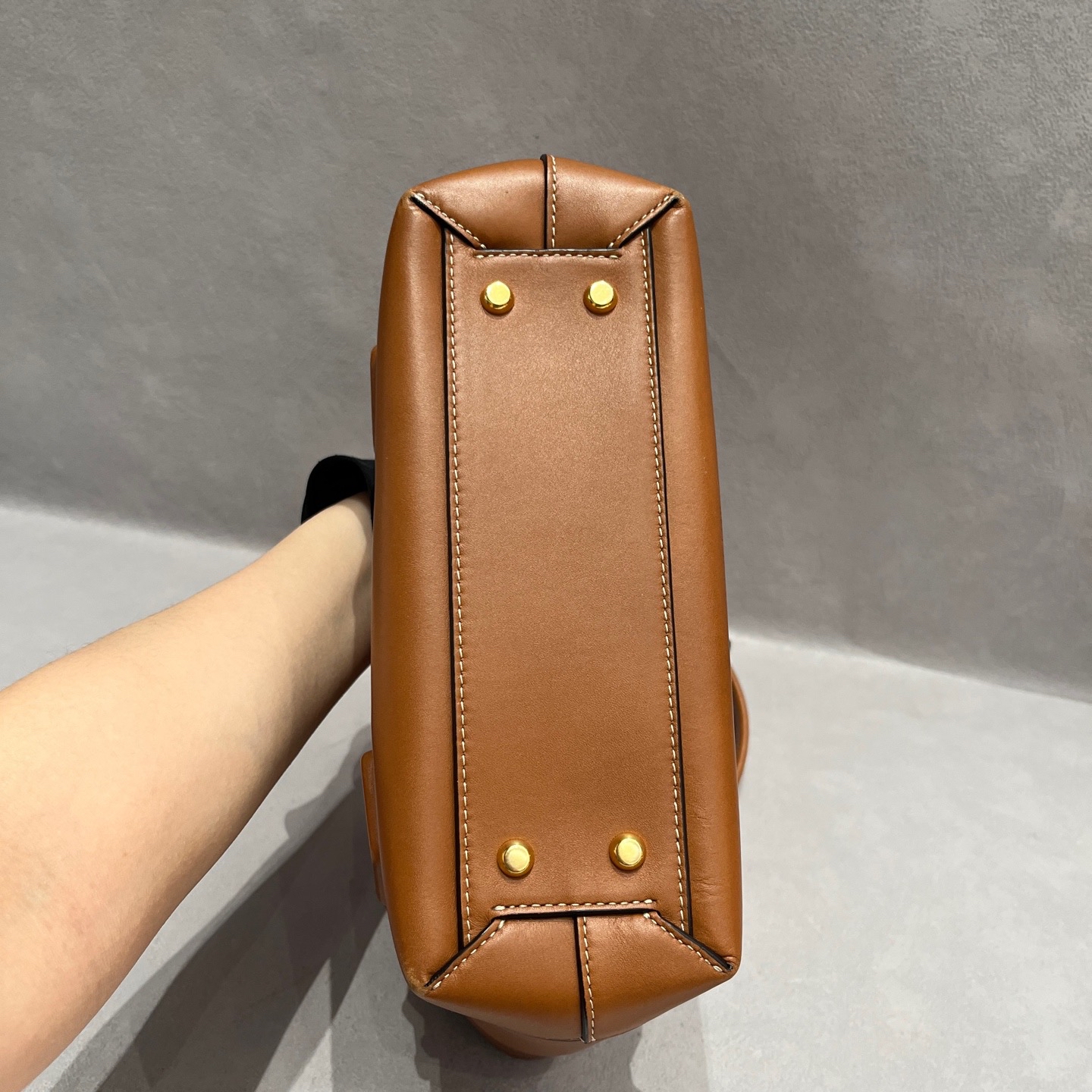 【預訂貨品】BV焦糖色編織牛皮tote