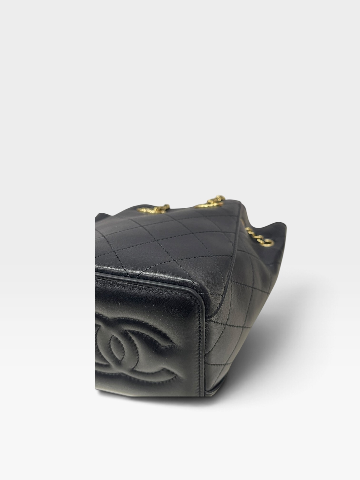 Pre-Owned CHANEL Bucket Bag / Product Code: 102912