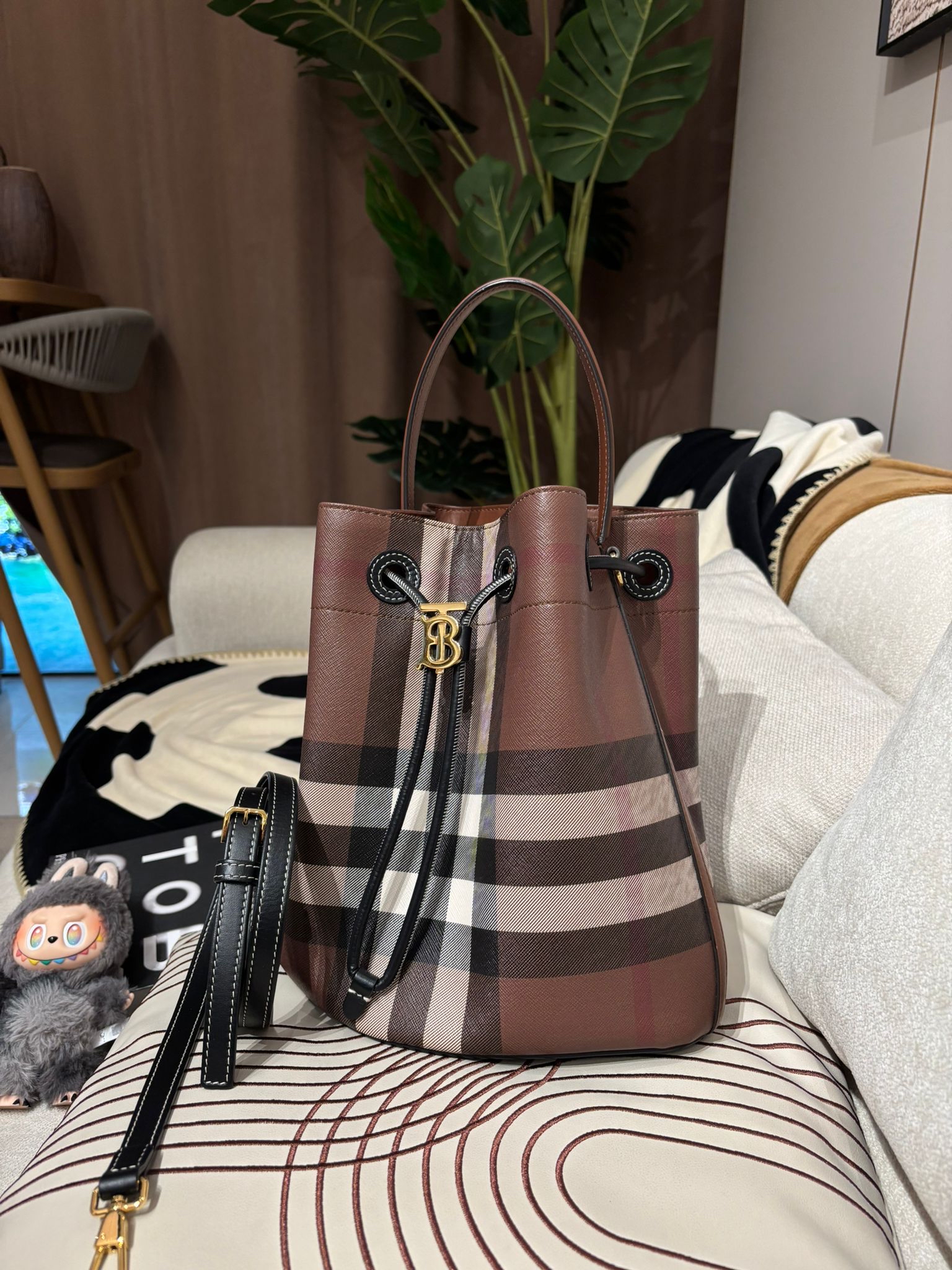 Burberry bucket TB 水桶袋 100%Authentic ,90%new✅塵袋