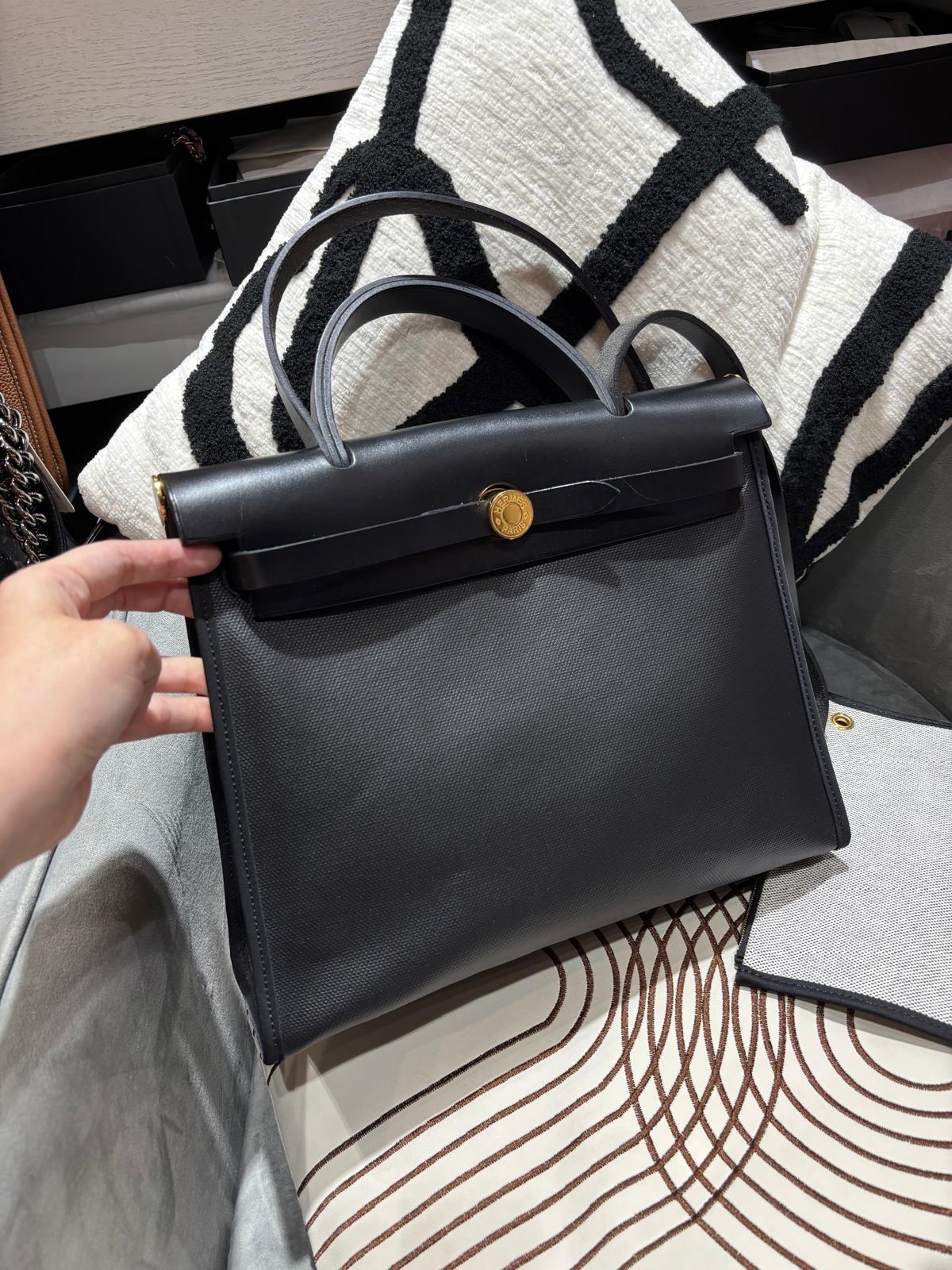Hermes Herbag 31 Stamp Z 黑色金扣 100% Authentic , 98%New ✅Key Lock✅Dust bag