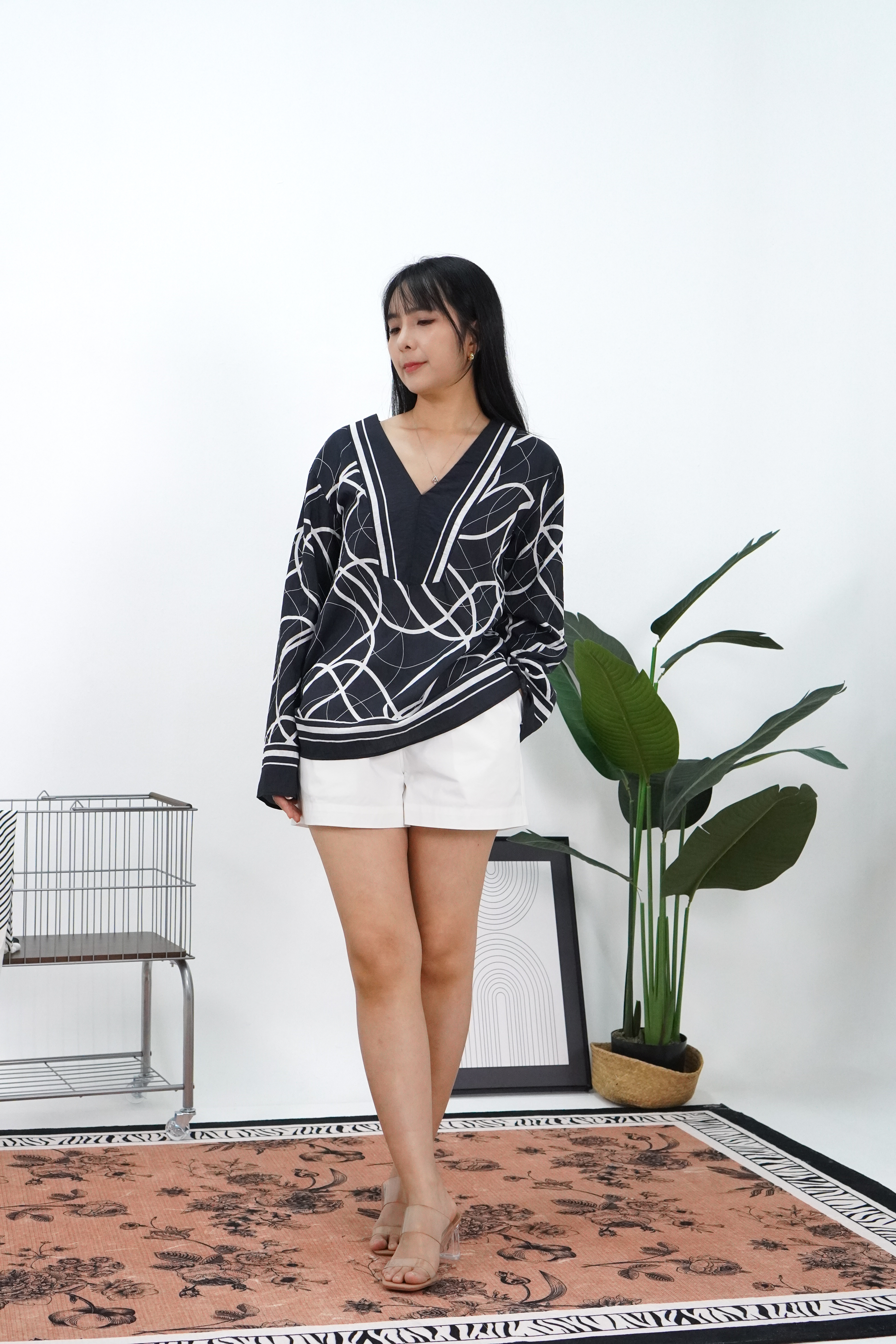 线条印花蓝色长袖上衣