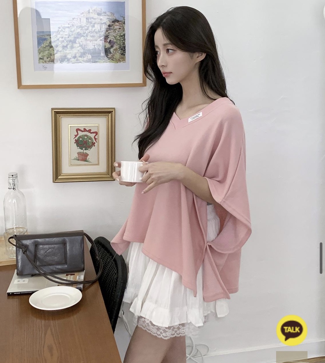 純色蝙蝠袖V領Top