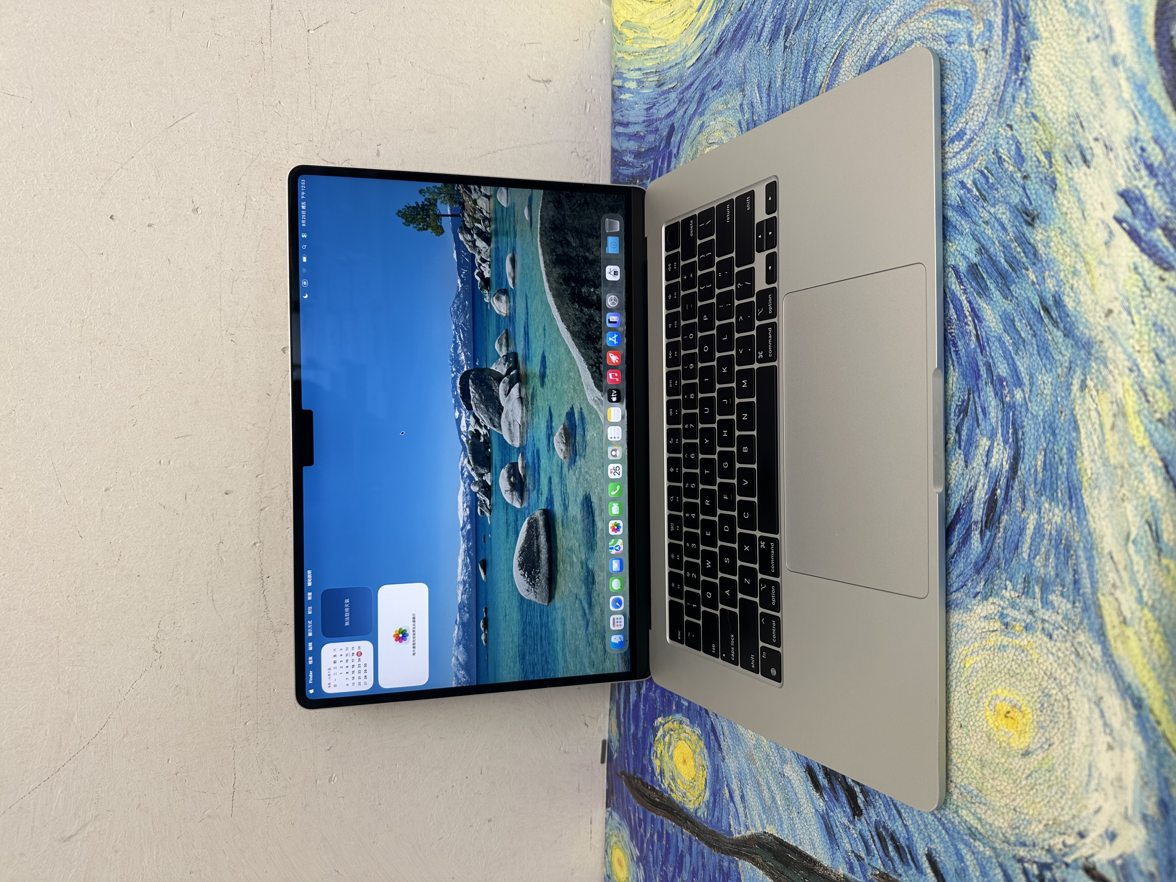 #6179 APPLE  MacBook Air M2 2023 M2 CPU/8GB Ram/256GB SSD/8核心GPU/Liquid Retina XDR Mon/15吋/銀色🩶/Laptop /Notebook / Gaming / 文書機 / Movie / Netflix
