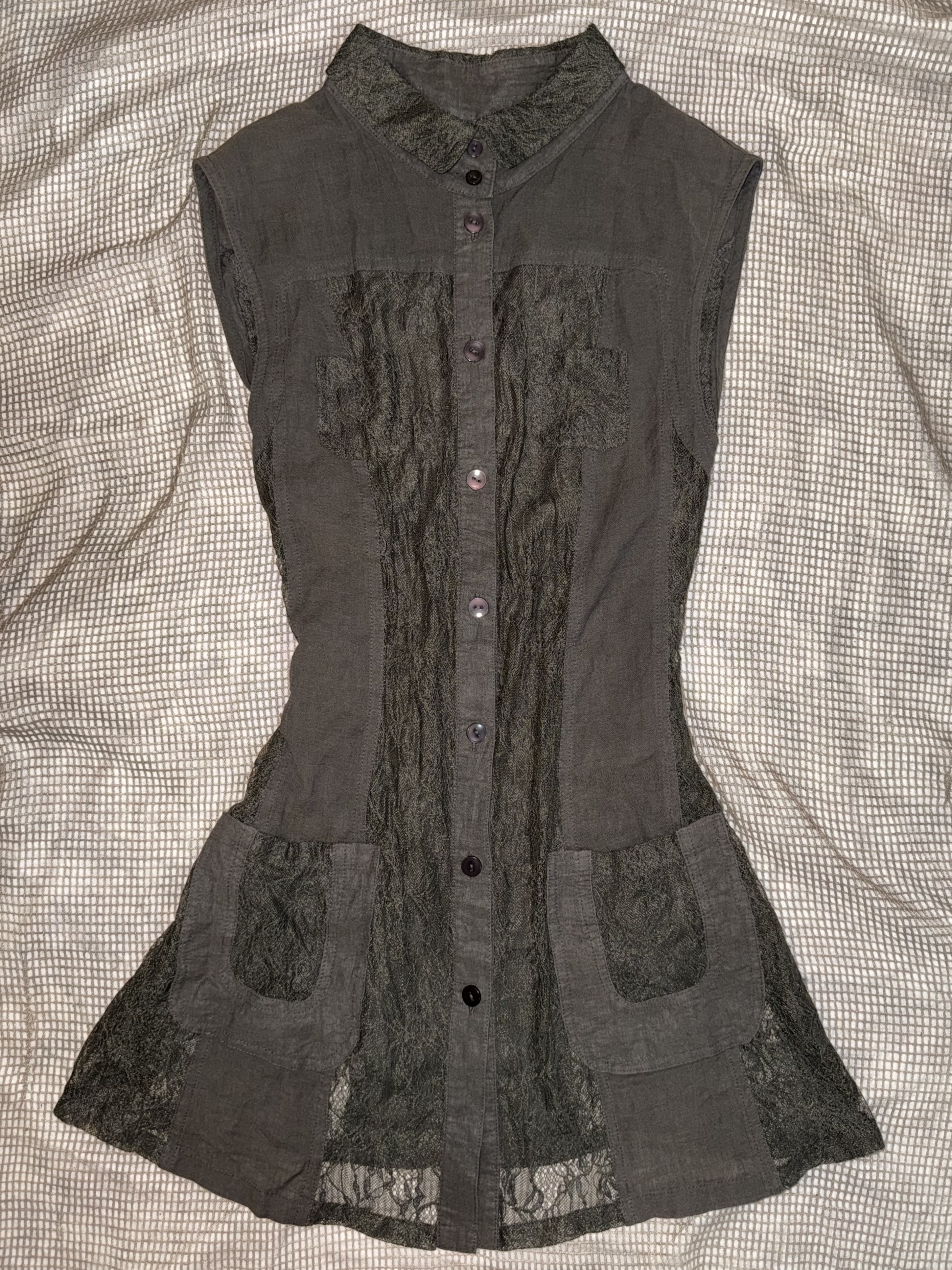  Sleeveless Button-down Dress with Lace Trim