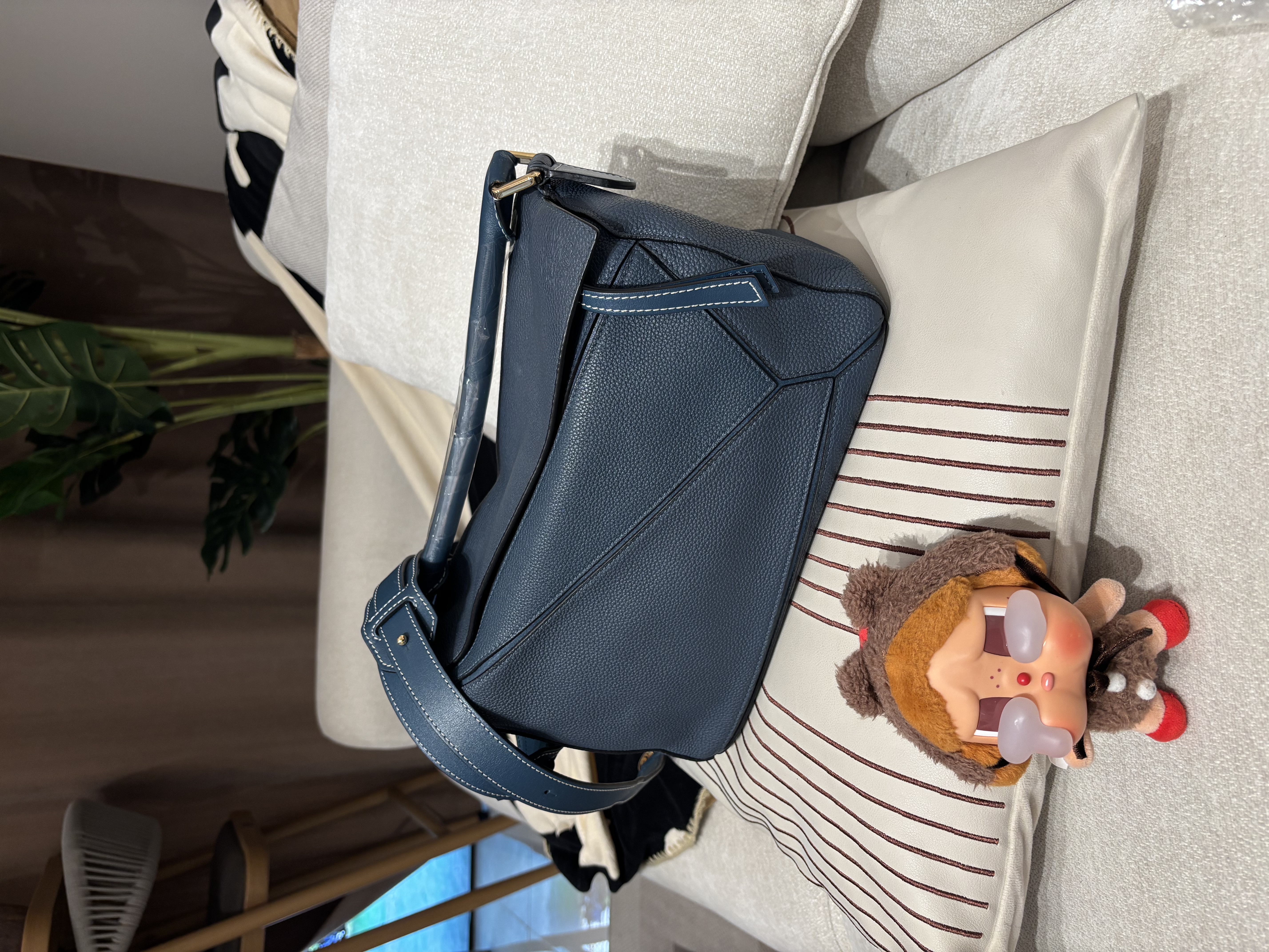 Loewe puzzle medium calfskin 100%Authentic,95%new ✅dust bag 