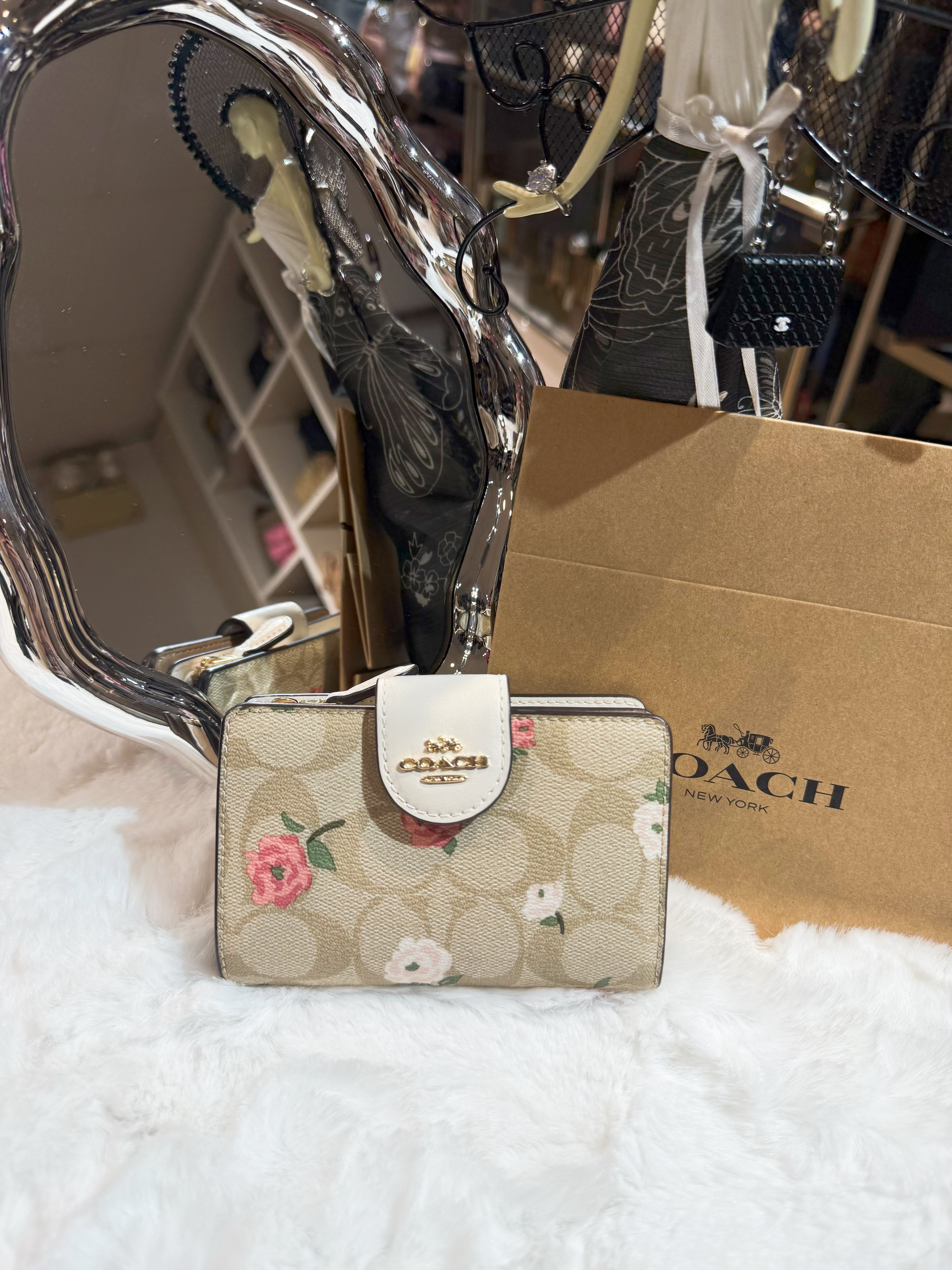 Coach medium wallet white/m/rose