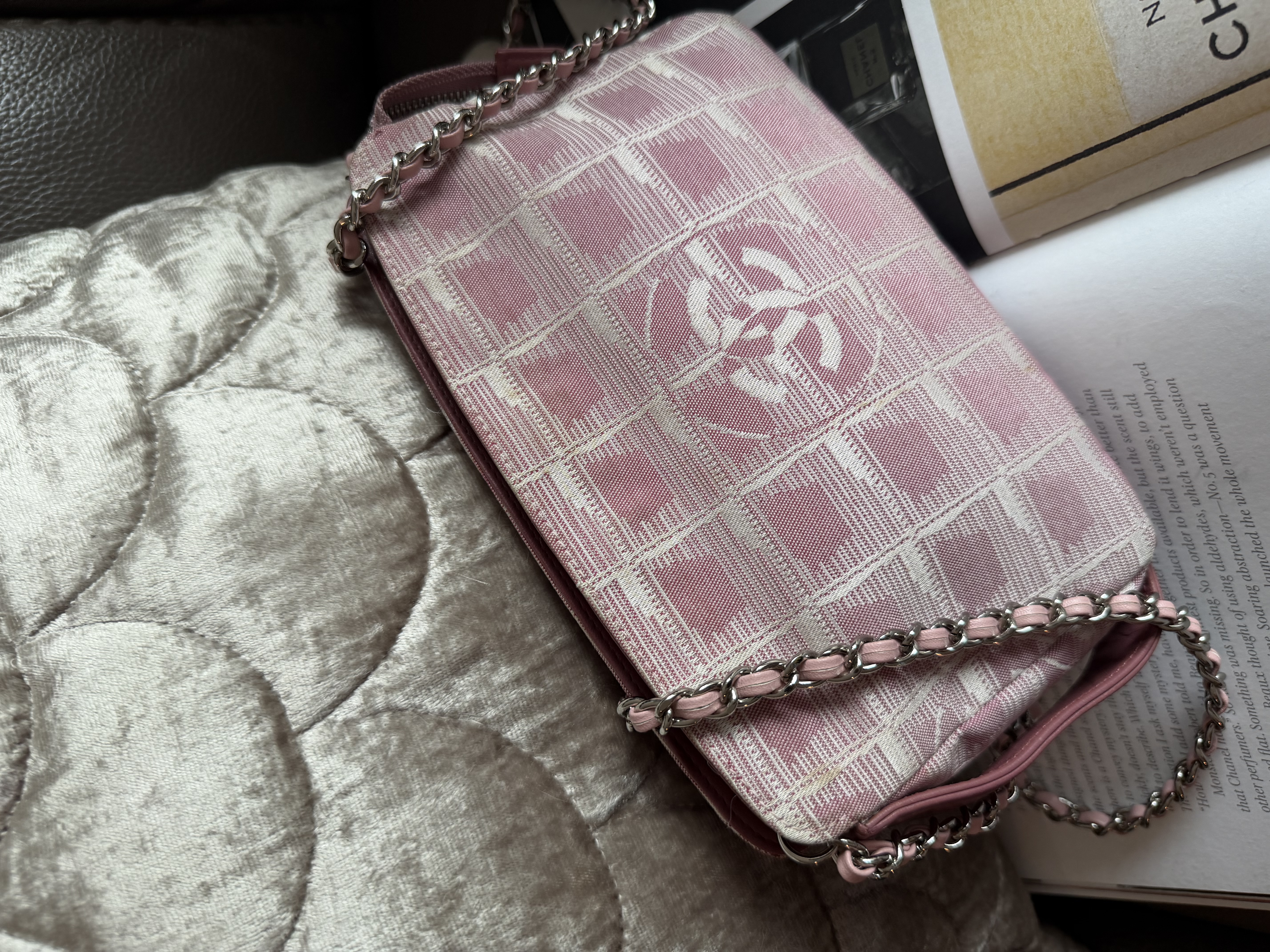 vintage chanel pink vanity bag 