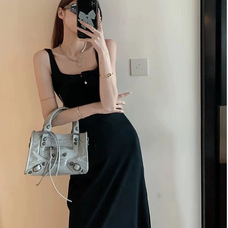 DR216辣妹吊带连衣裙