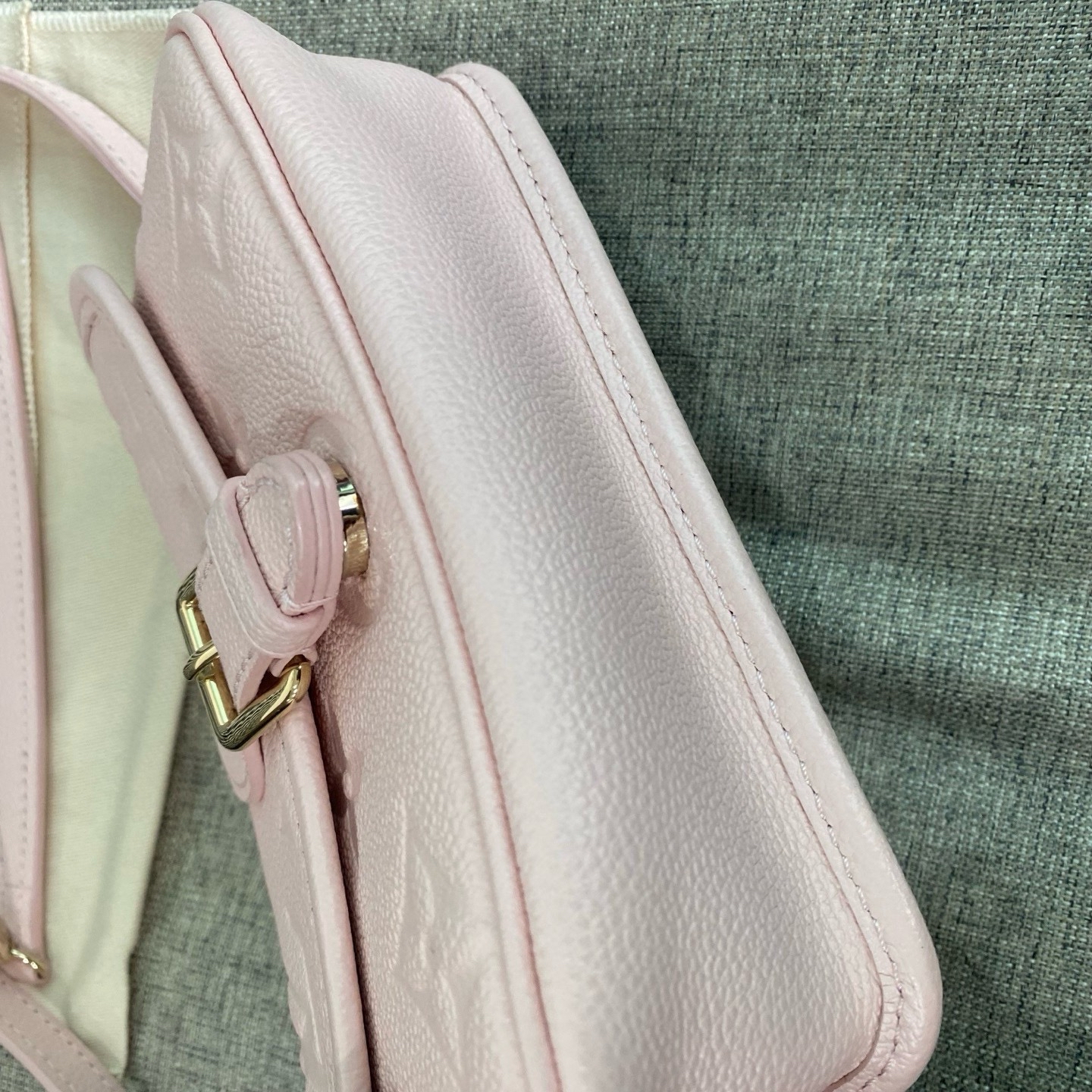 【預訂貨品】LV mini粉色法棍