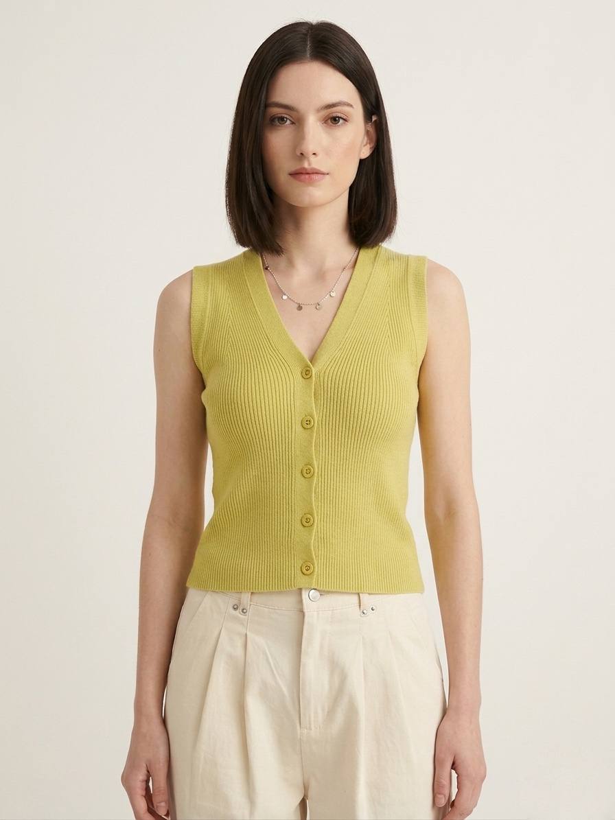 W8366 - Knit Vest
