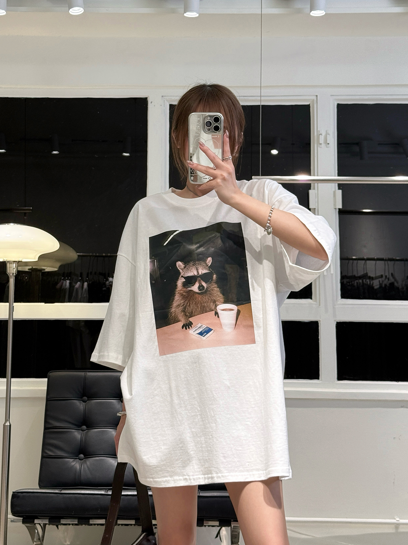 𝐑𝐚𝐜𝐜𝐨𝐨𝐧 𝐠𝐫𝐚𝐩𝐡𝐢𝐜 𝐨𝐯𝐞𝐫𝐬𝐢𝐳𝐞𝐝 𝐭-𝐬𝐡𝐢𝐫𝐭