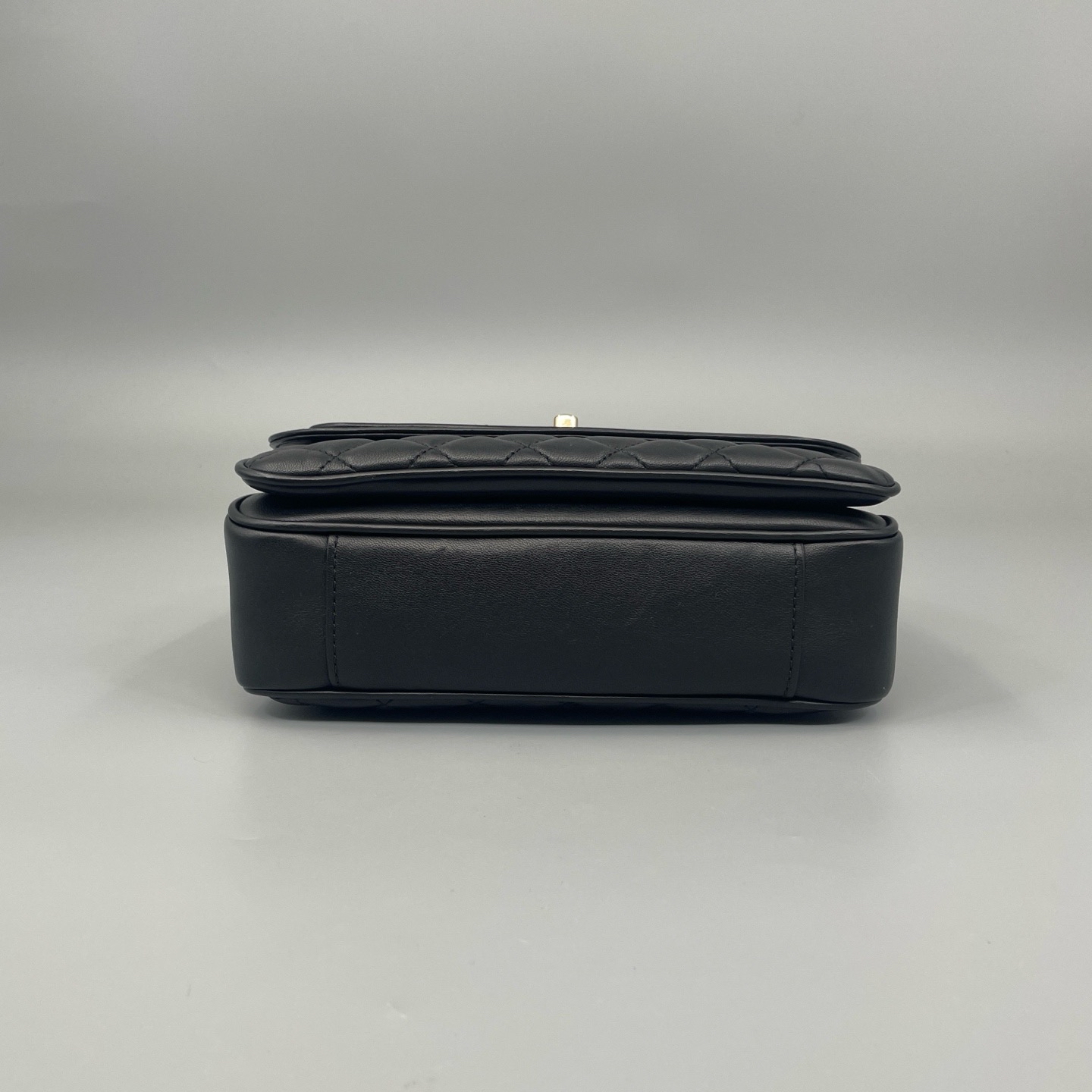 【預訂貨品】Chanel黑金菱格紋豆腐包