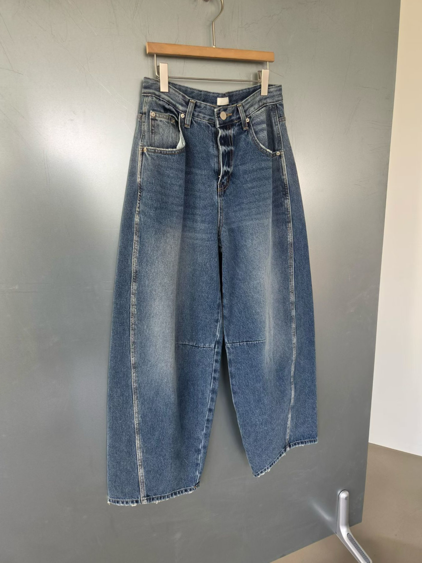 Curved Seam Wide-Leg Jeans #pt86