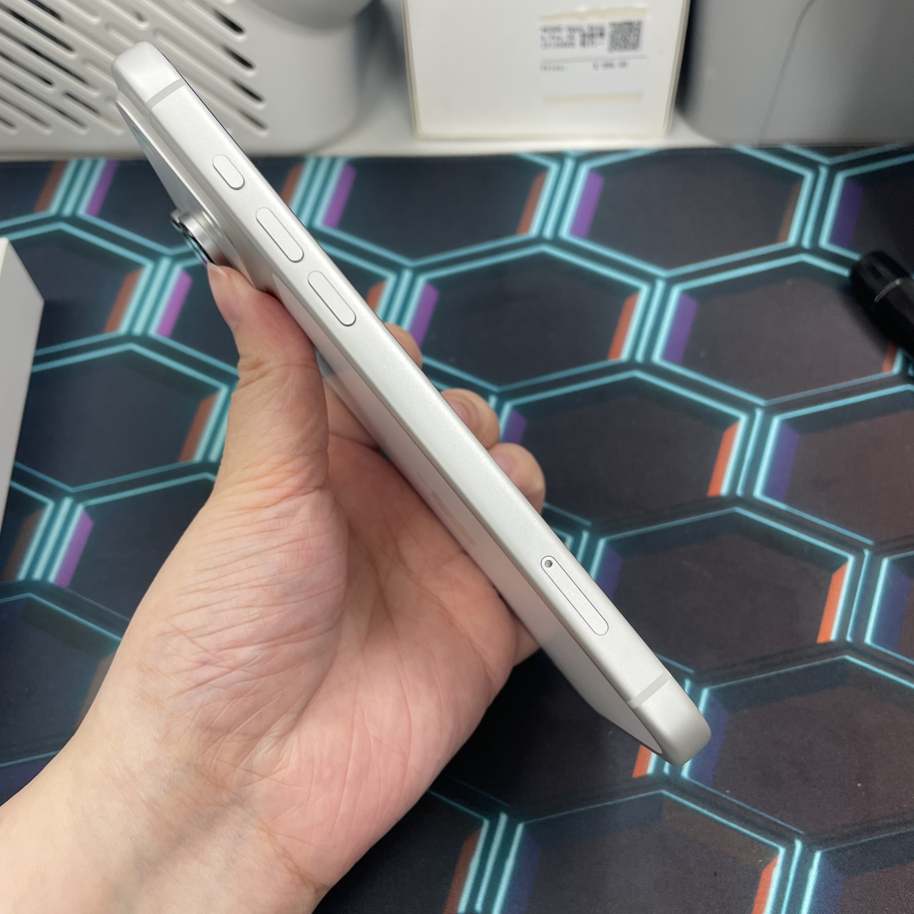 *6333 17 Promax 完美機 256GB 電100 銀色 sliver