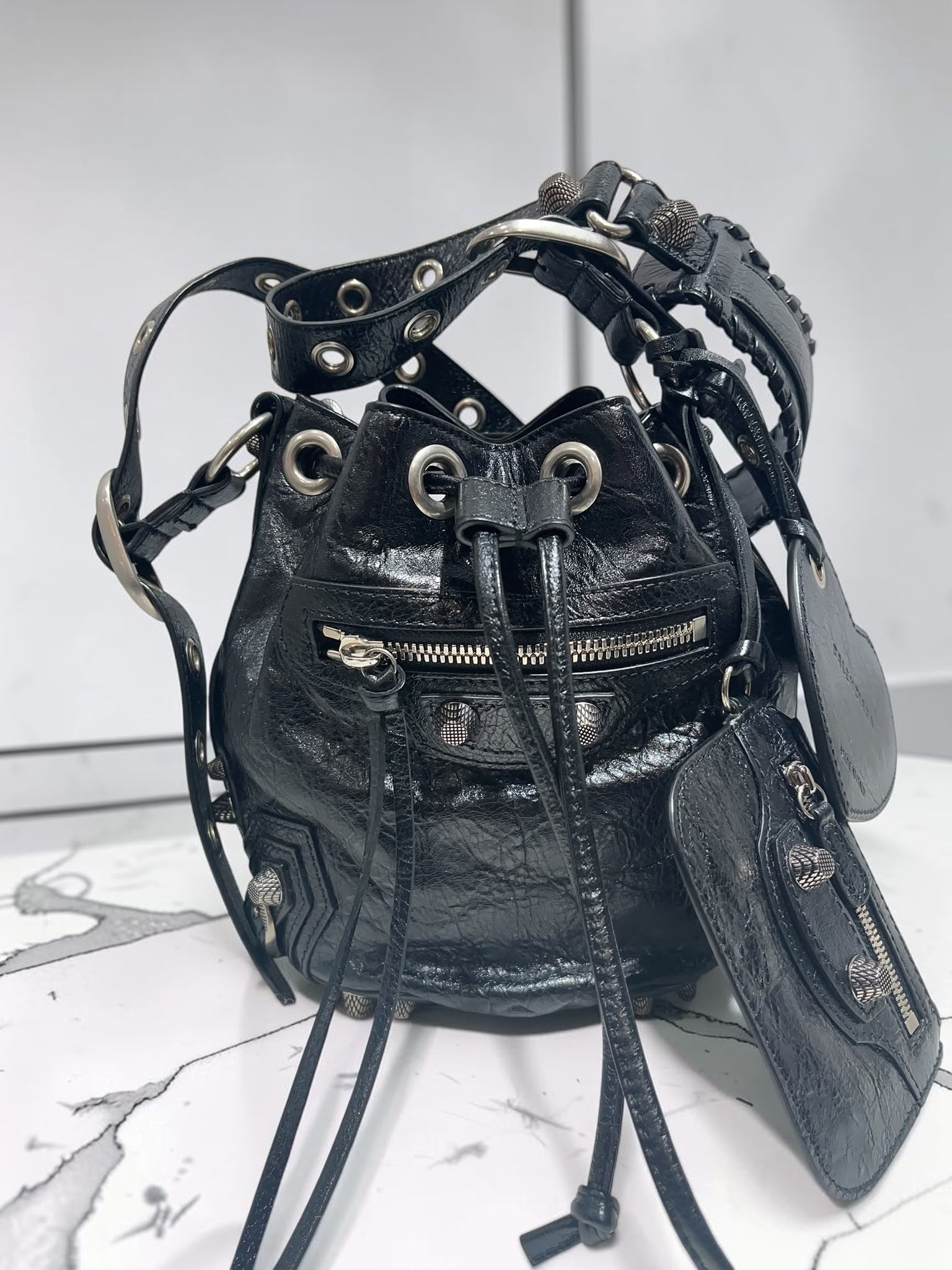 Balenciaga le cagole bucket bag Blac 100%Authentic ,98%new  ✅收據✅mirror ✅coins bag✅dust bag